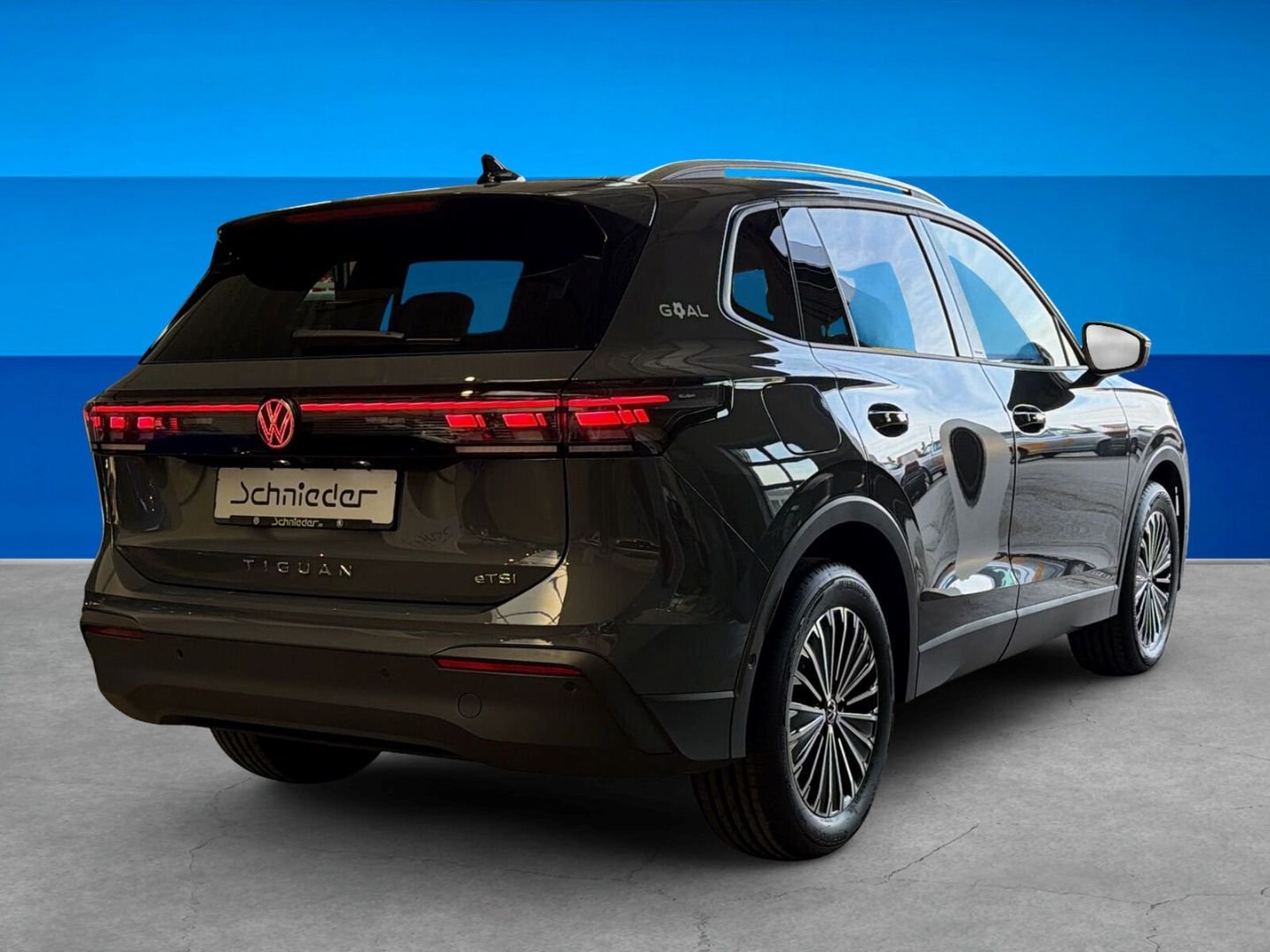 Fahrzeug 7 Fahrzeugabbildung Volkswagen Tiguan 1.5 eTSI Goal AHK IQ.LIGHT Rear View - mit KI generiert/bearbeitet