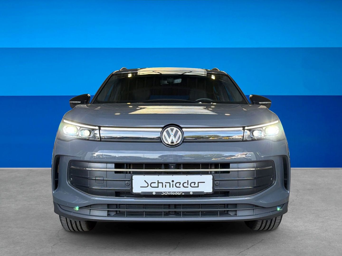 Fahrzeug 8 Fahrzeugabbildung Volkswagen Tiguan 1.5 eTSI Goal AHK IQ.LIGHT Rear View - mit KI generiert/bearbeitet