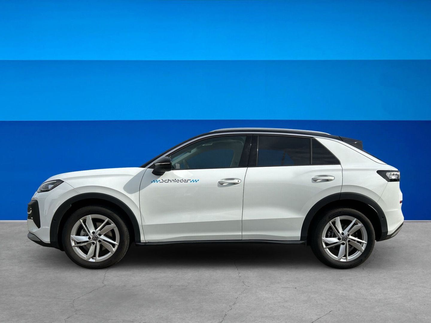 Fahrzeug 4 Fahrzeugabbildung Volkswagen T-Roc 1.5 eTSI 85 kW Style HUD AHK-el. klappb. N - mit KI generiert/bearbeitet