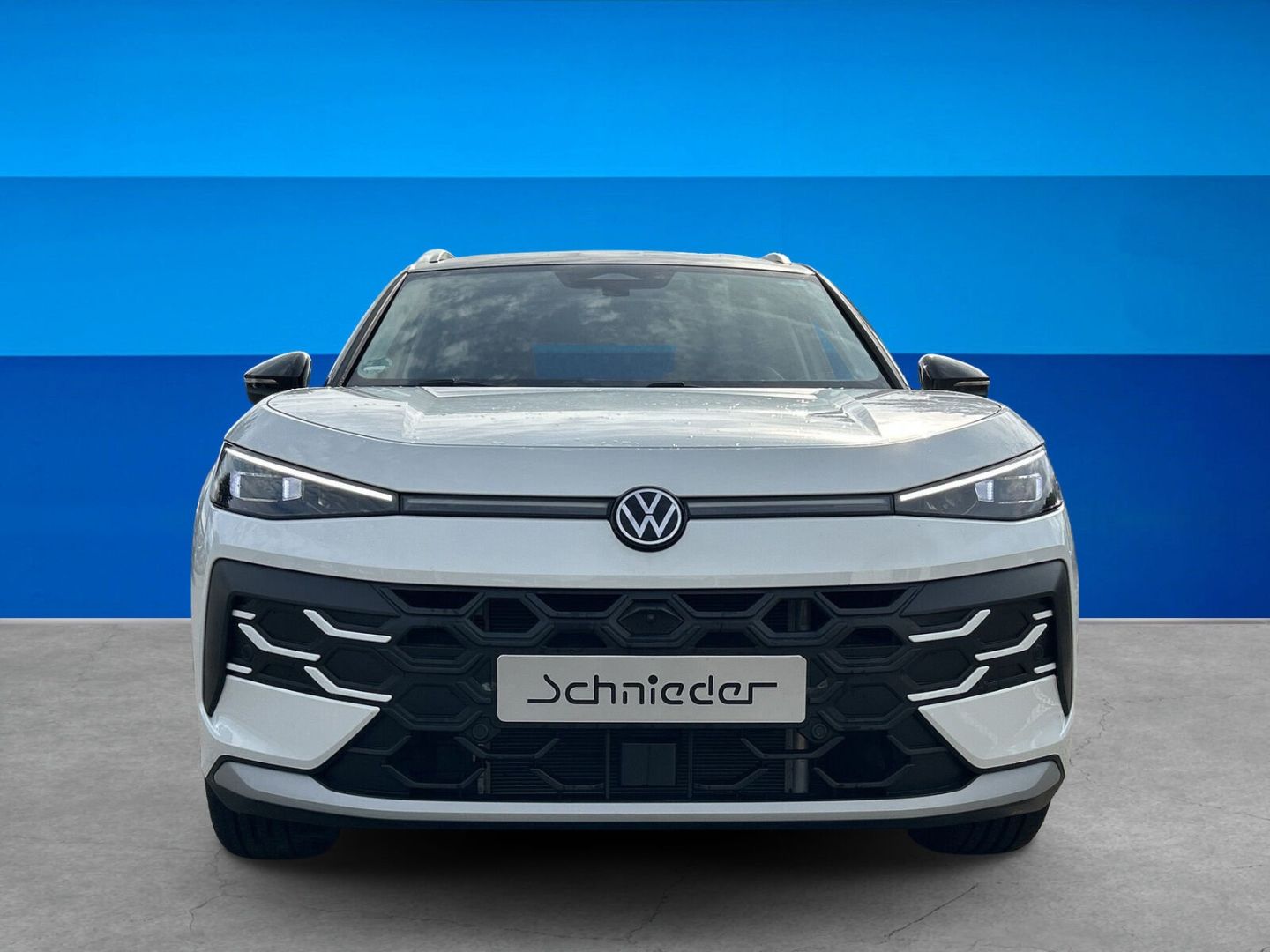 Fahrzeug 8 Fahrzeugabbildung Volkswagen T-Roc 1.5 eTSI 85 kW Style HUD AHK-el. klappb. N - mit KI generiert/bearbeitet