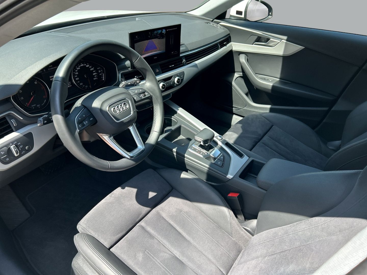 Fahrzeugabbildung Audi A4 2.0 Avant 35 TFSI advanced