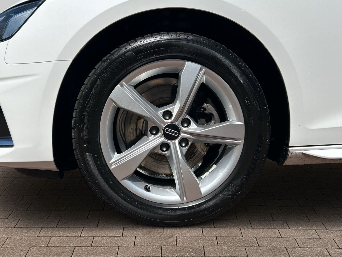 Fahrzeugabbildung Audi A4 2.0 Avant 35 TFSI advanced