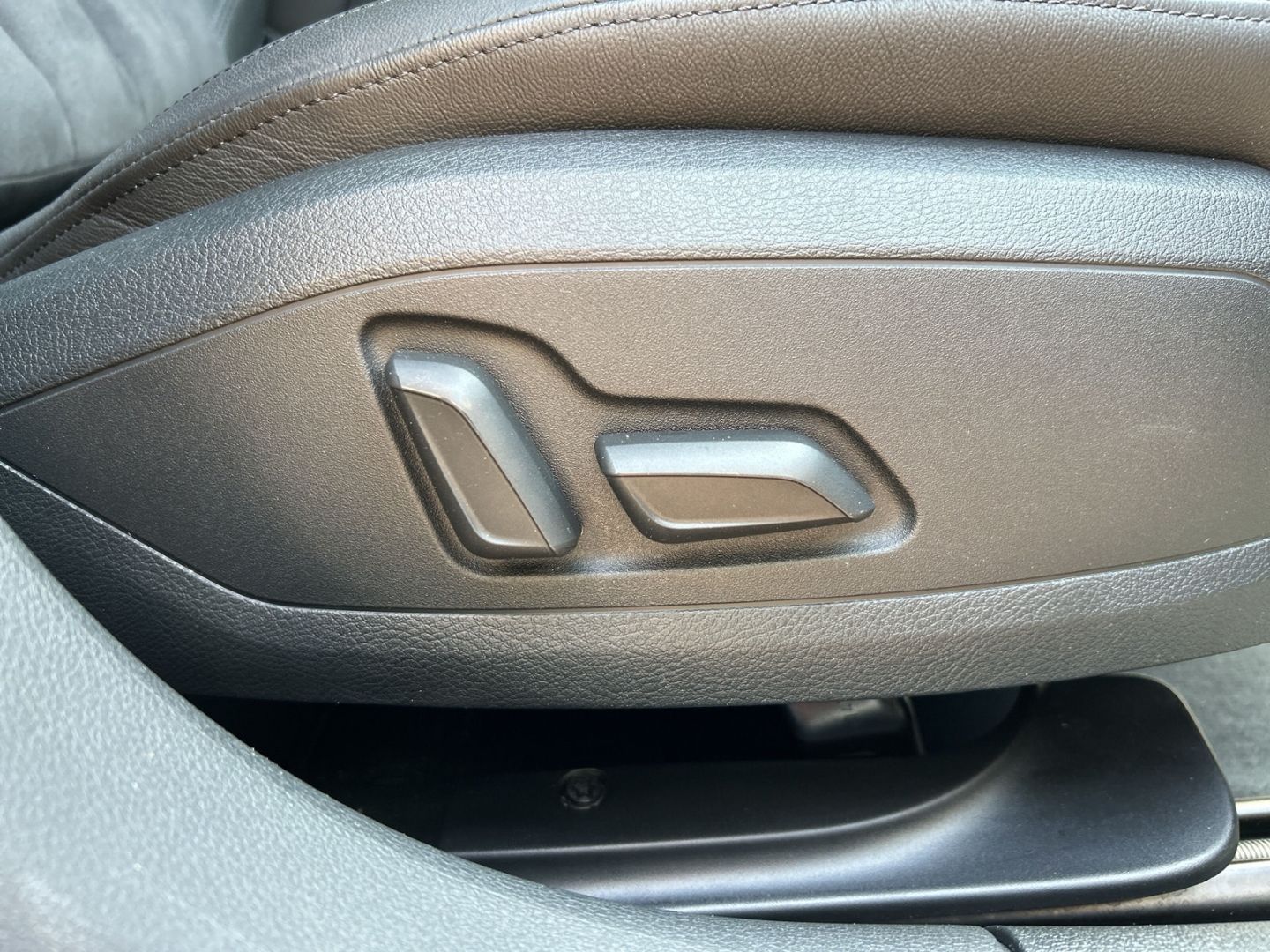 Fahrzeugabbildung Audi A4 2.0 Avant 35 TFSI advanced