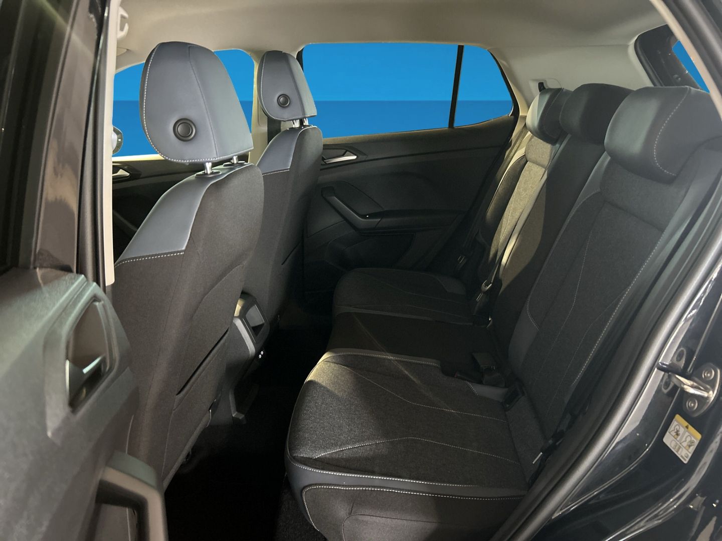 Fahrzeugabbildung Volkswagen T-Cross Style 1.0l TSI IQ.LIGHT AHK TRAVEL COMFO