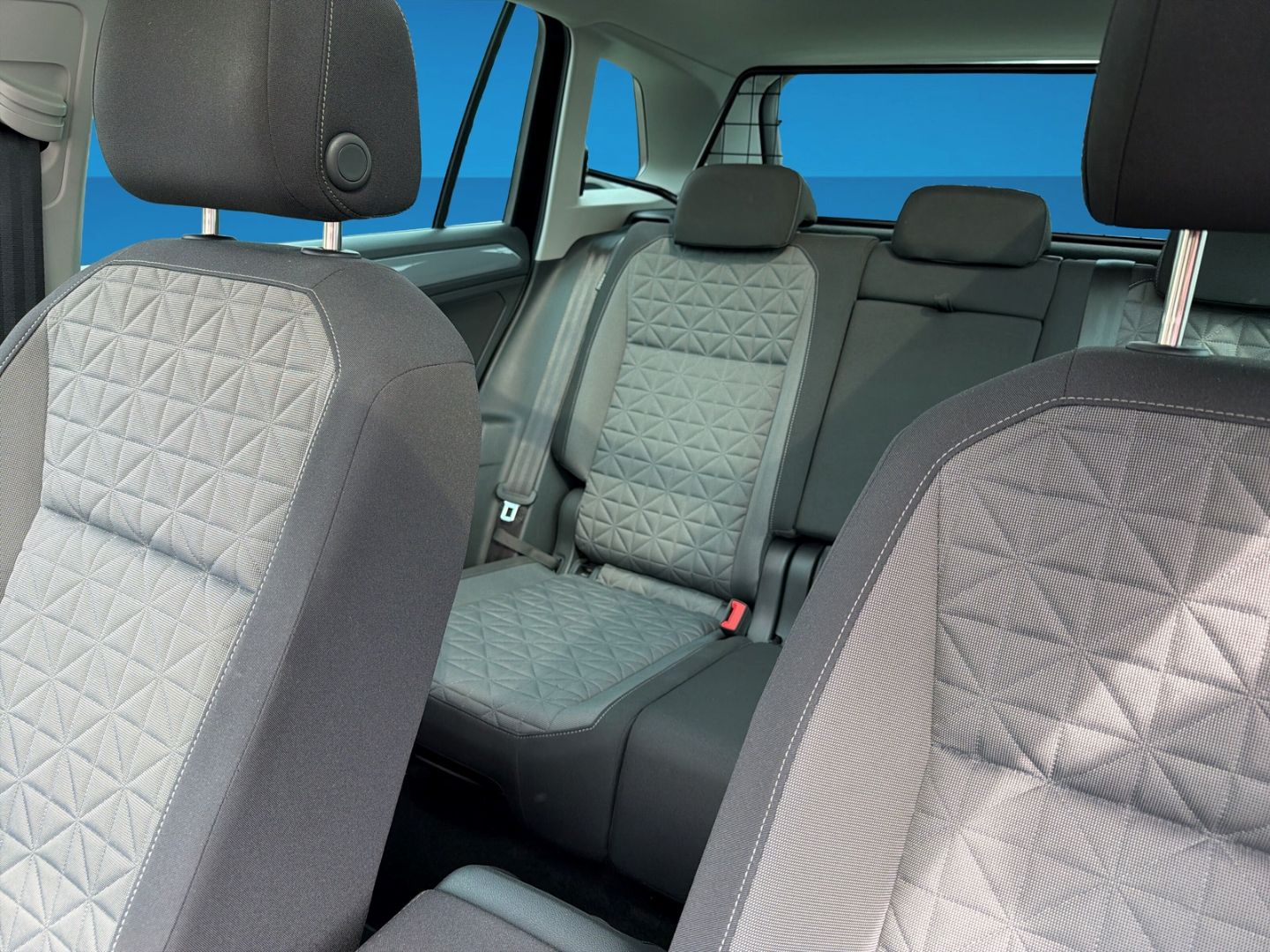 Fahrzeugabbildung Volkswagen Tiguan 1.4 TSI eHybrid Life Area View Pano AHK