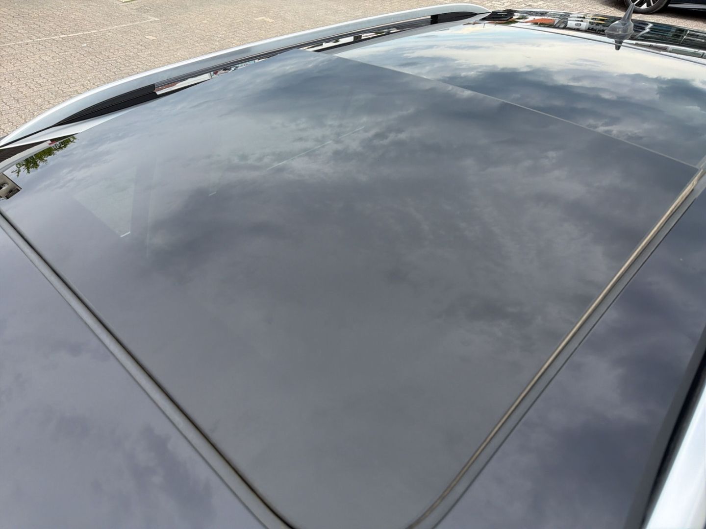 Fahrzeugabbildung Volkswagen Tiguan 1.4 TSI eHybrid Life Area View Pano AHK