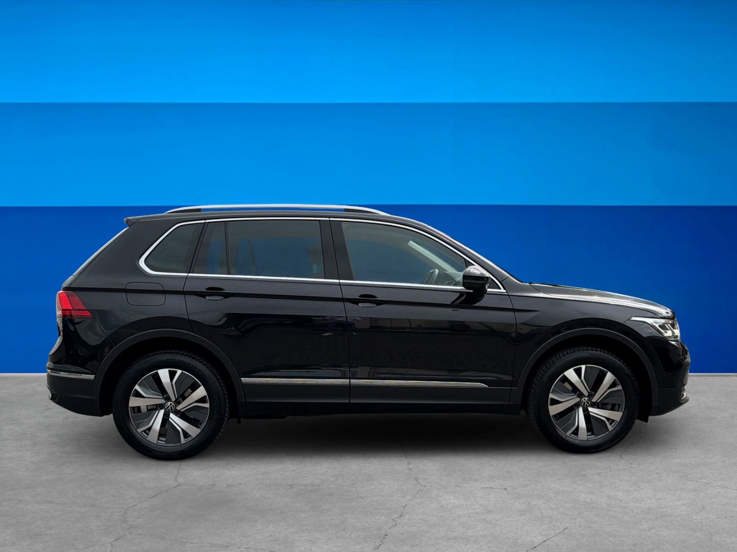 Fahrzeugabbildung Volkswagen Tiguan 1.4 TSI eHybrid Life Area View Pano AHK