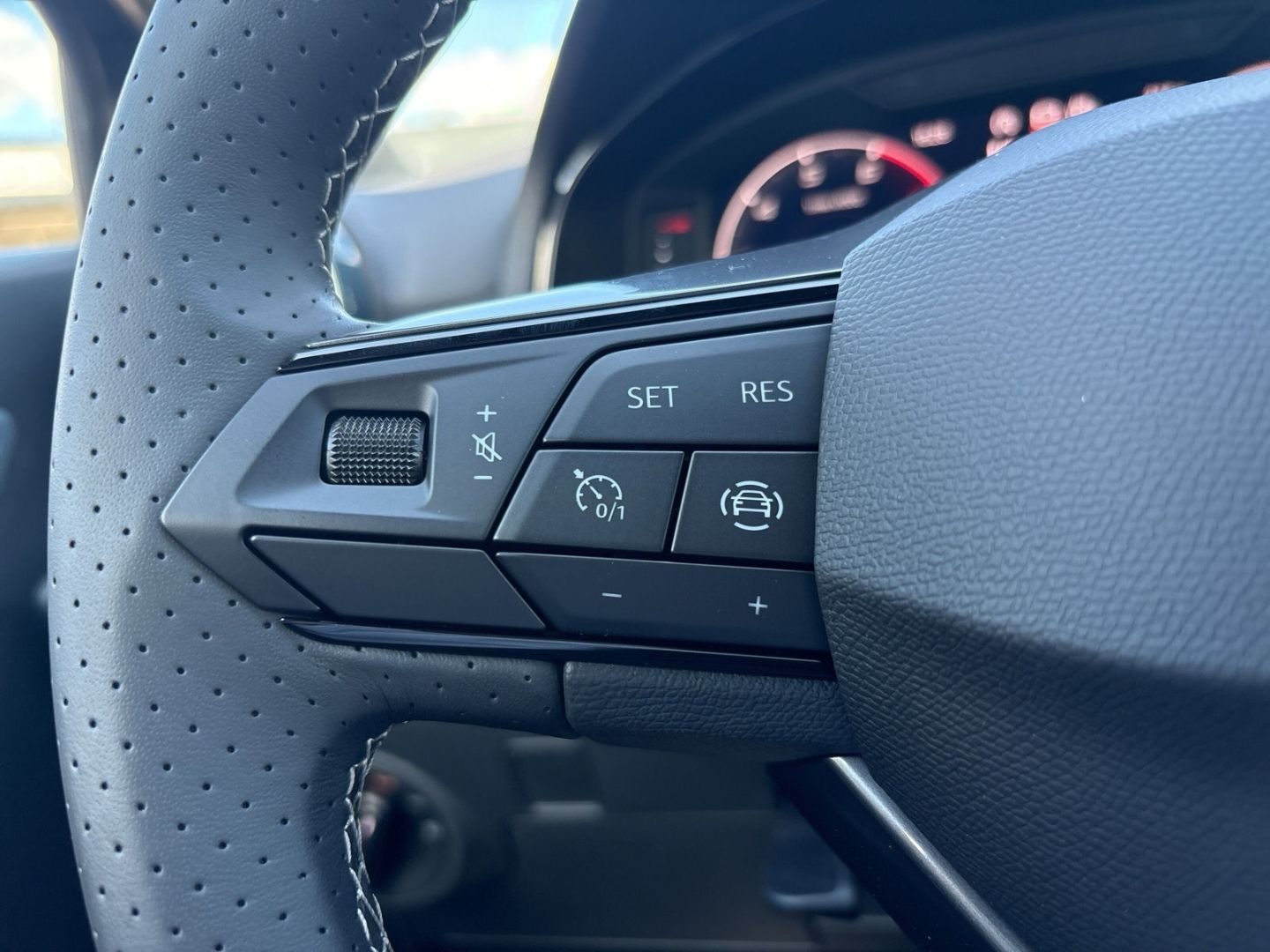 Fahrzeug 19 Fahrzeugabbildung SEAT Ibiza 1.0 MPI Style REARCAM SHZ Keyless Full Lin