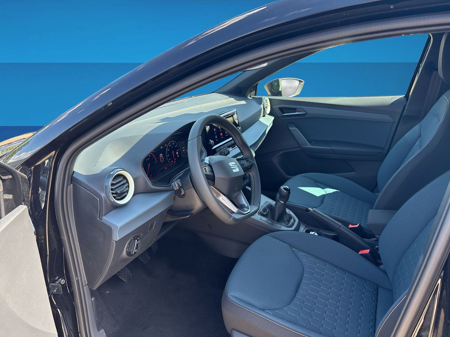 Fahrzeug 10 Fahrzeugabbildung SEAT Ibiza 1.0 MPI Style REARCAM SHZ Keyless Full Lin