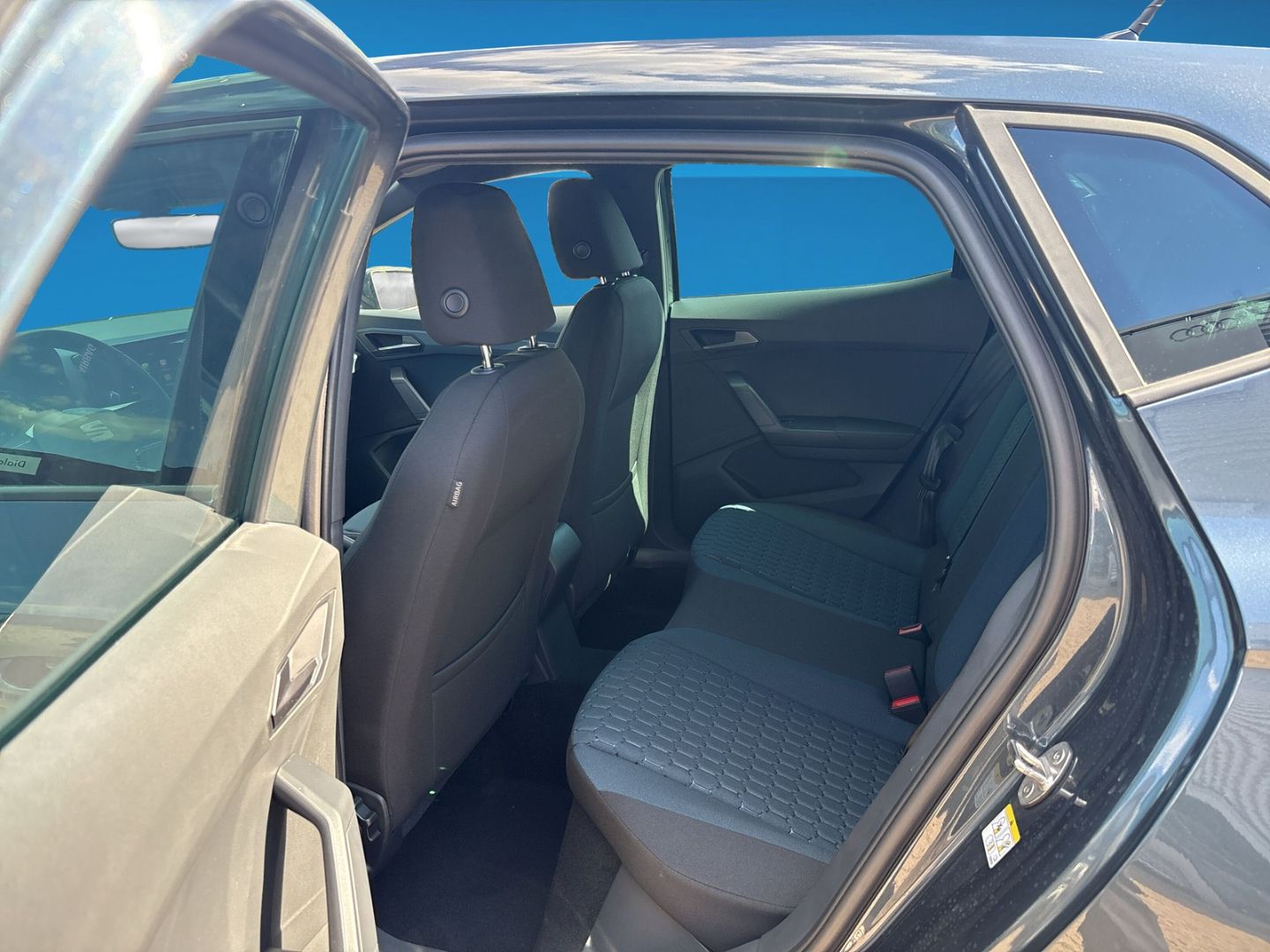 Fahrzeug 13 Fahrzeugabbildung SEAT Ibiza 1.0 MPI Style REARCAM SHZ Keyless Full Lin