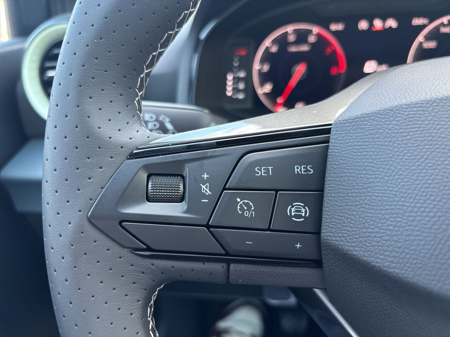 Fahrzeug 19 Fahrzeugabbildung SEAT Ibiza 1.0 MPI Style REARCAM SHZ Keyless Full Lin