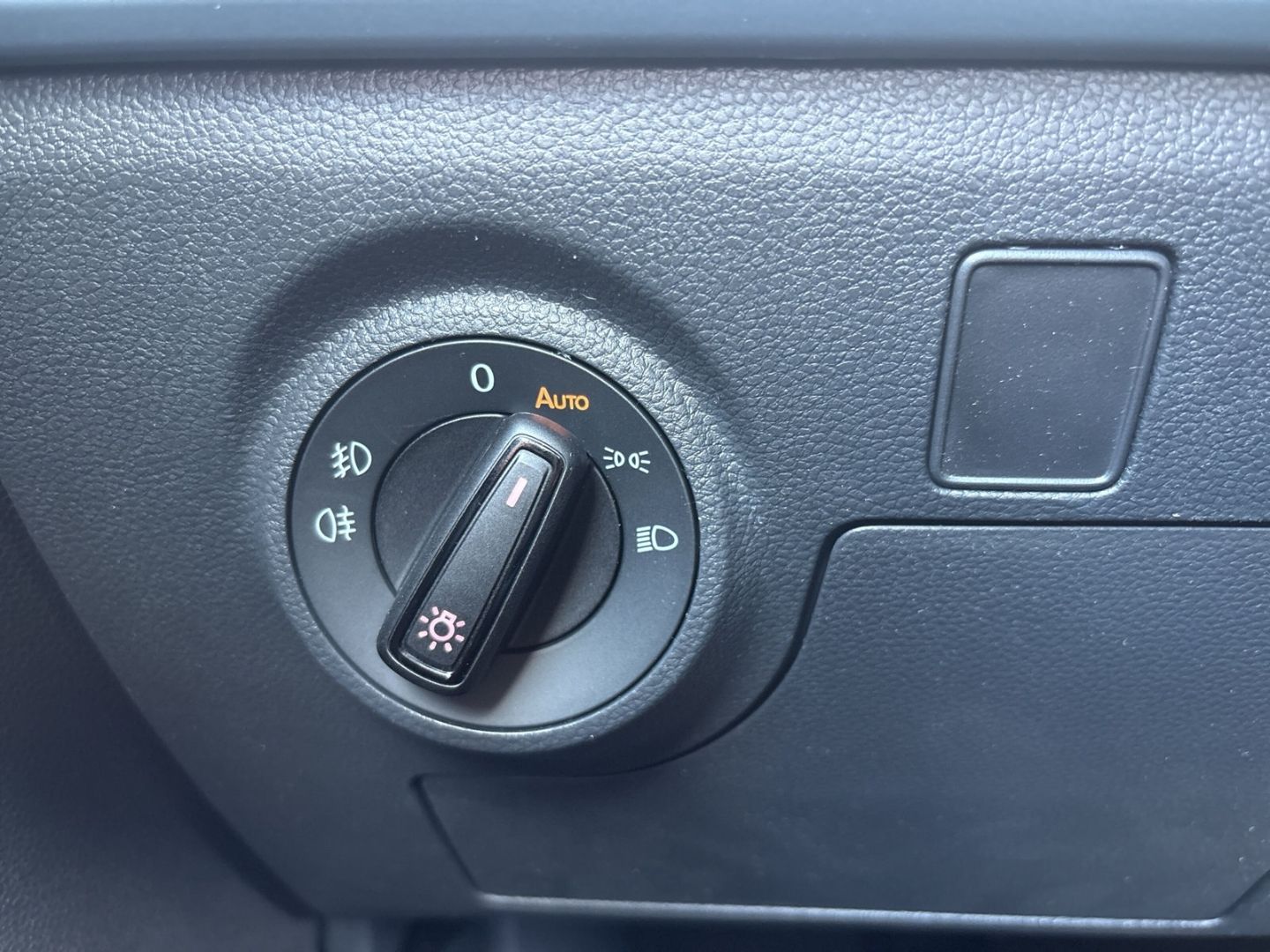 Fahrzeug 21 Fahrzeugabbildung SEAT Ibiza 1.0 MPI Style REARCAM SHZ Keyless Full Lin