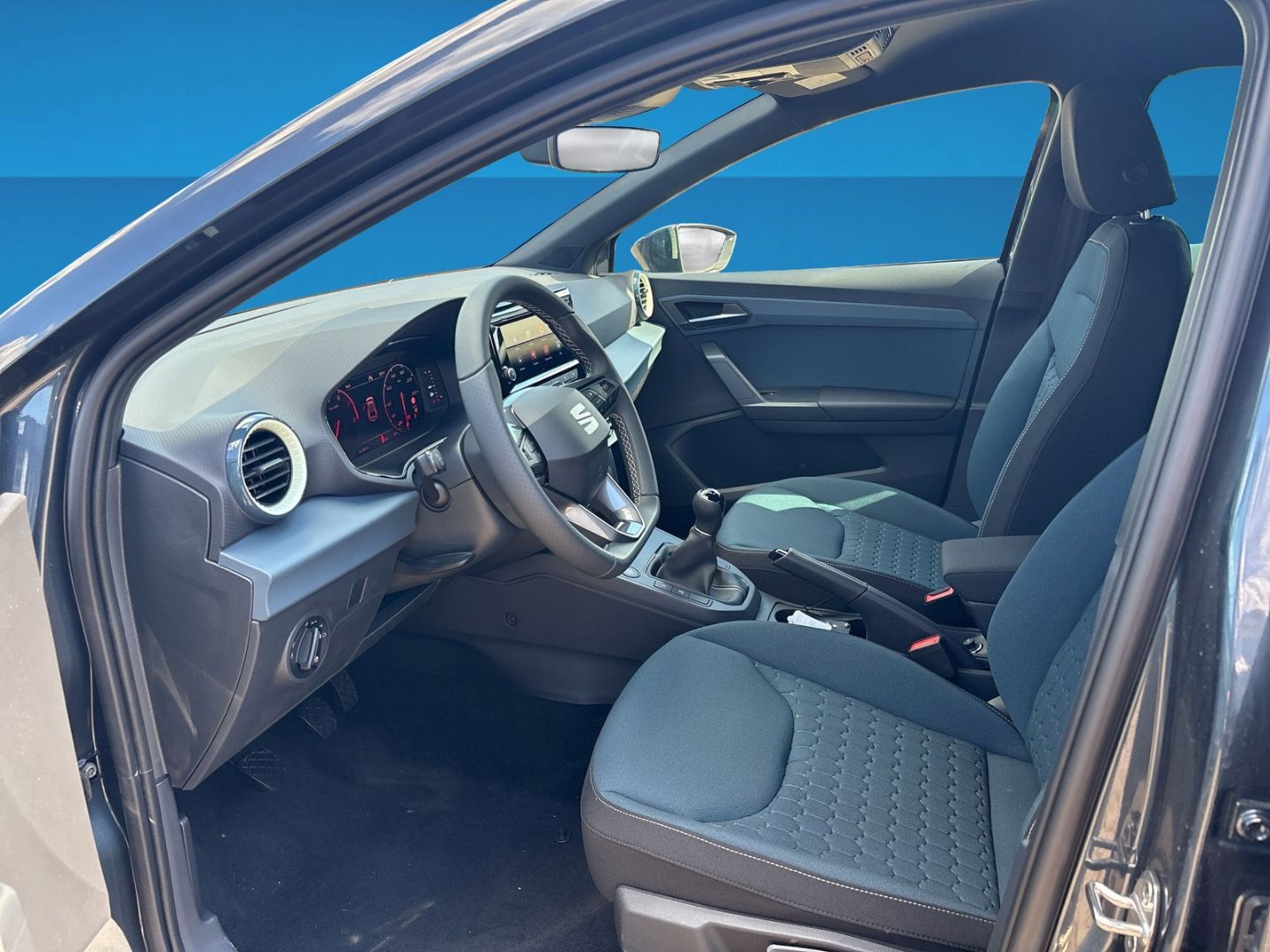 Fahrzeug 10 Fahrzeugabbildung SEAT Ibiza 1.0 MPI Style REARCAM SHZ Keyless Full Lin