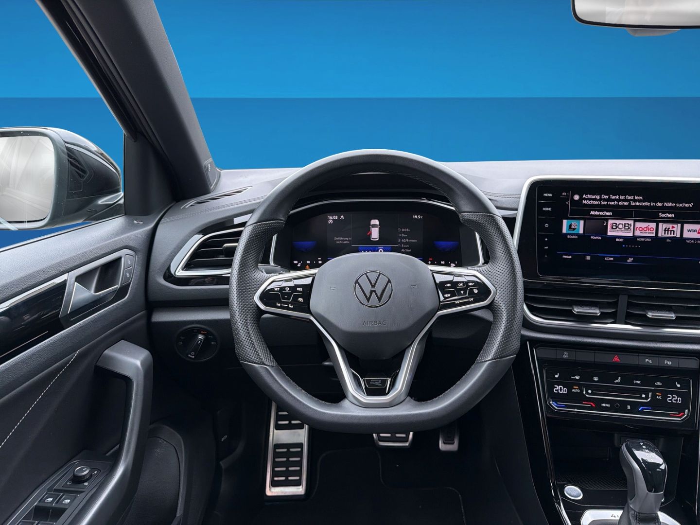 Fahrzeug 13 Fahrzeugabbildung Volkswagen T-Roc 2.0 TSI R-Line 4Motion Beats Matrix Clima