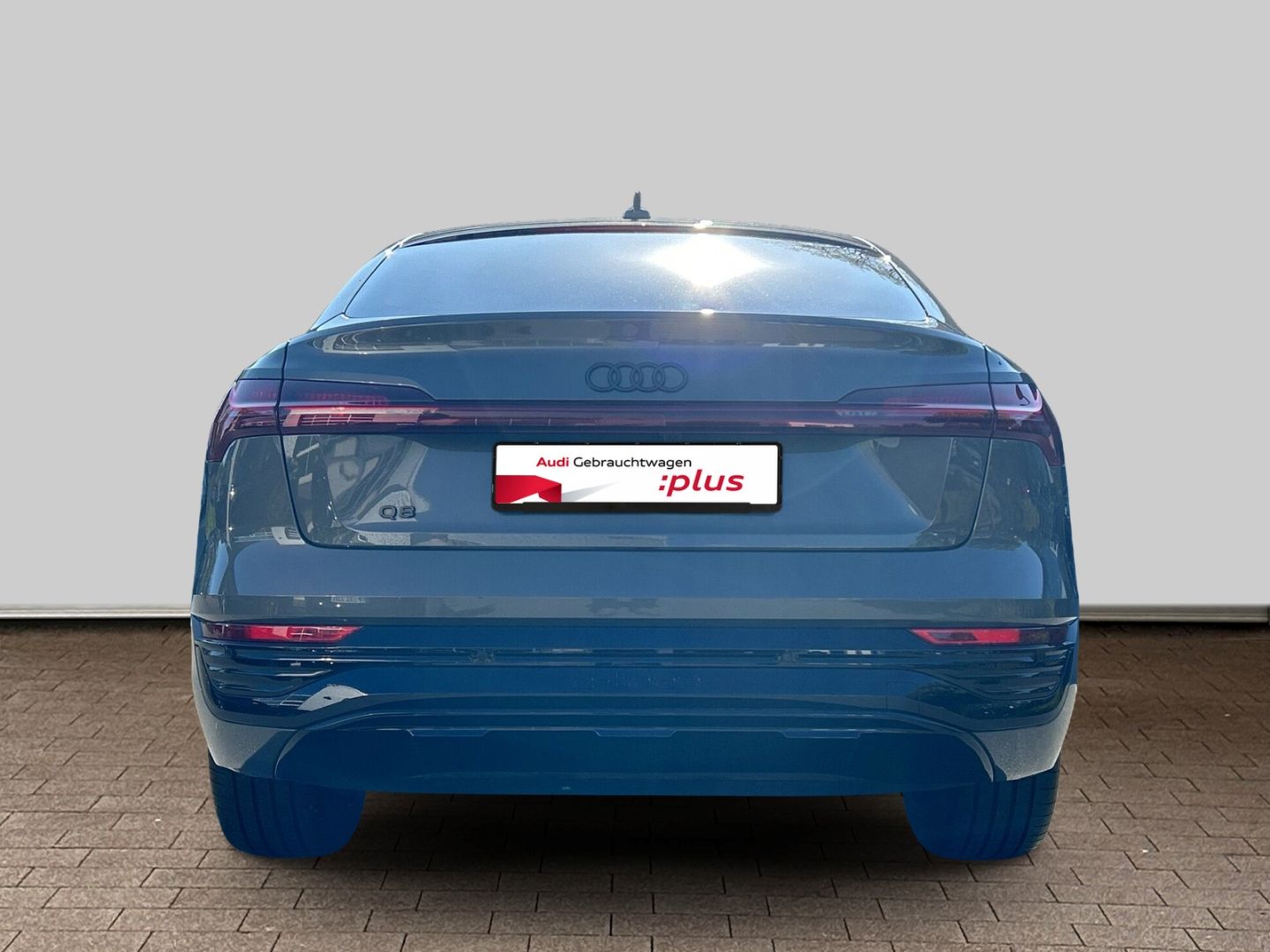 Fahrzeugabbildung Audi Q8 e-tron Sportback 50 LED Kamera Optik Paket Lu - mit KI generiert/bearbeitet