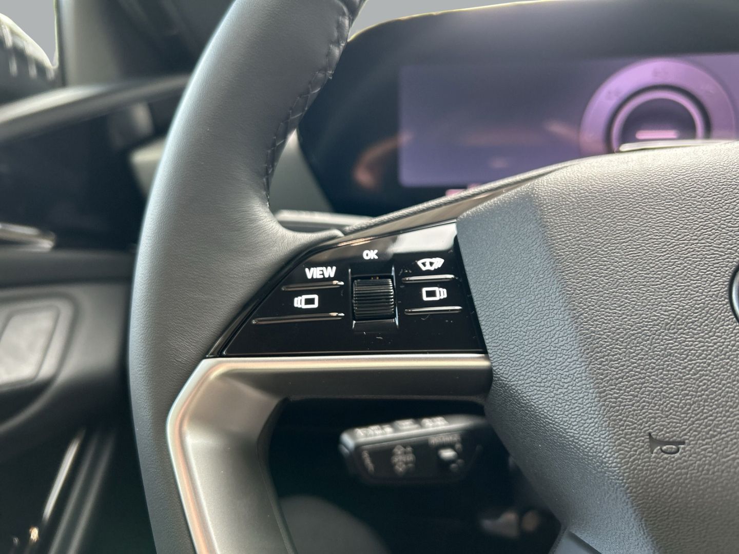 Fahrzeug 15 Fahrzeugabbildung Audi A6 e-tron AVANT 210 KW+LED+AHK+SHZ+HUD+TECH+CARP