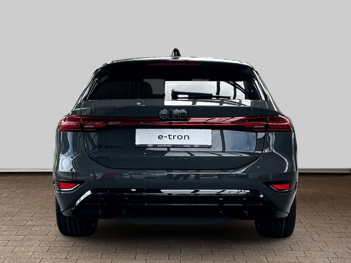 Fahrzeug 8 Fahrzeugabbildung Audi A6 e-tron AVANT 210 KW+LED+AHK+SHZ+HUD+TECH+CARP