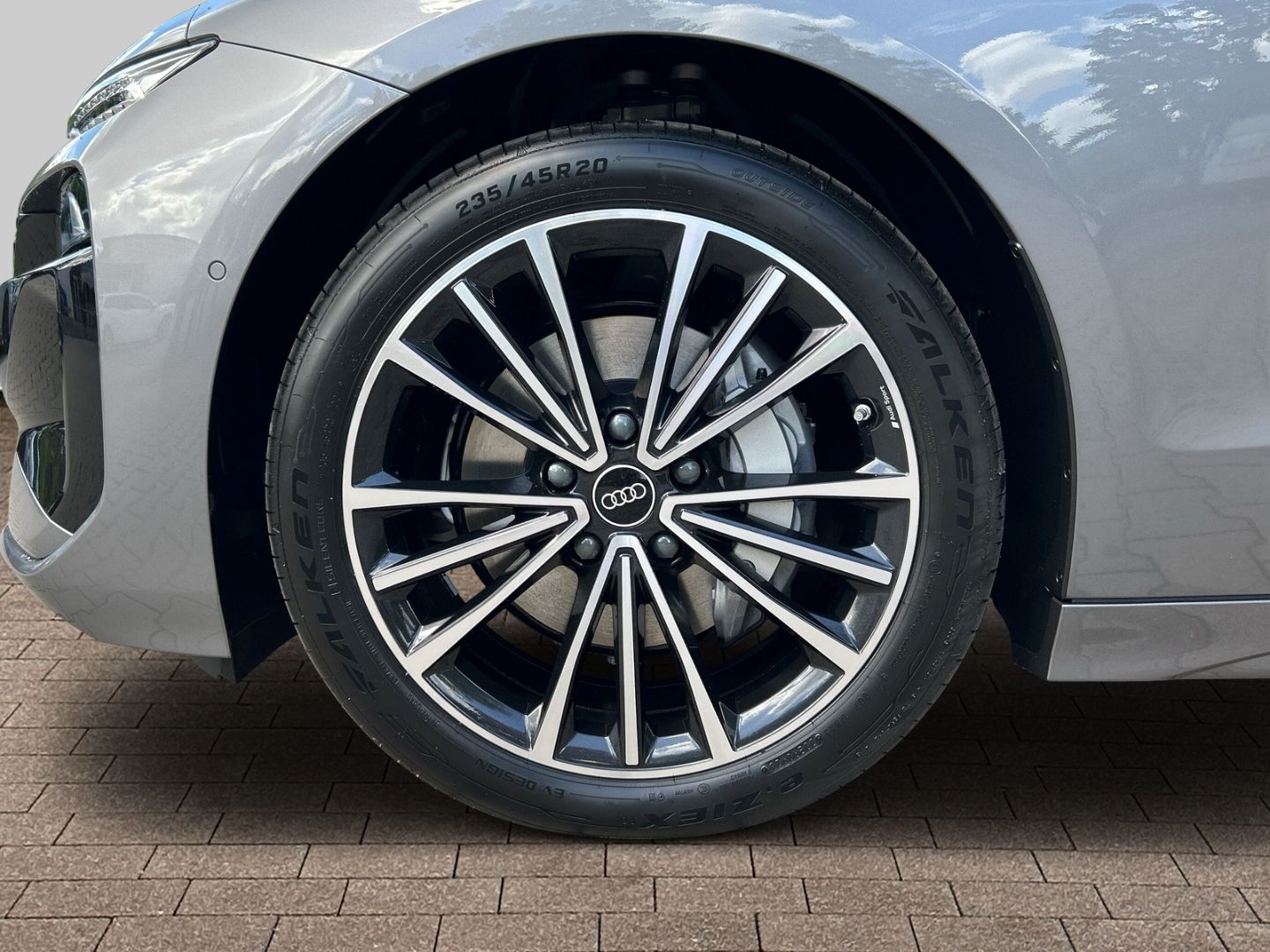 Fahrzeug 21 Fahrzeugabbildung Audi A6 e-tron AVANT QUATTRO+AHK+HUD+LUFT+LED+TECH PL