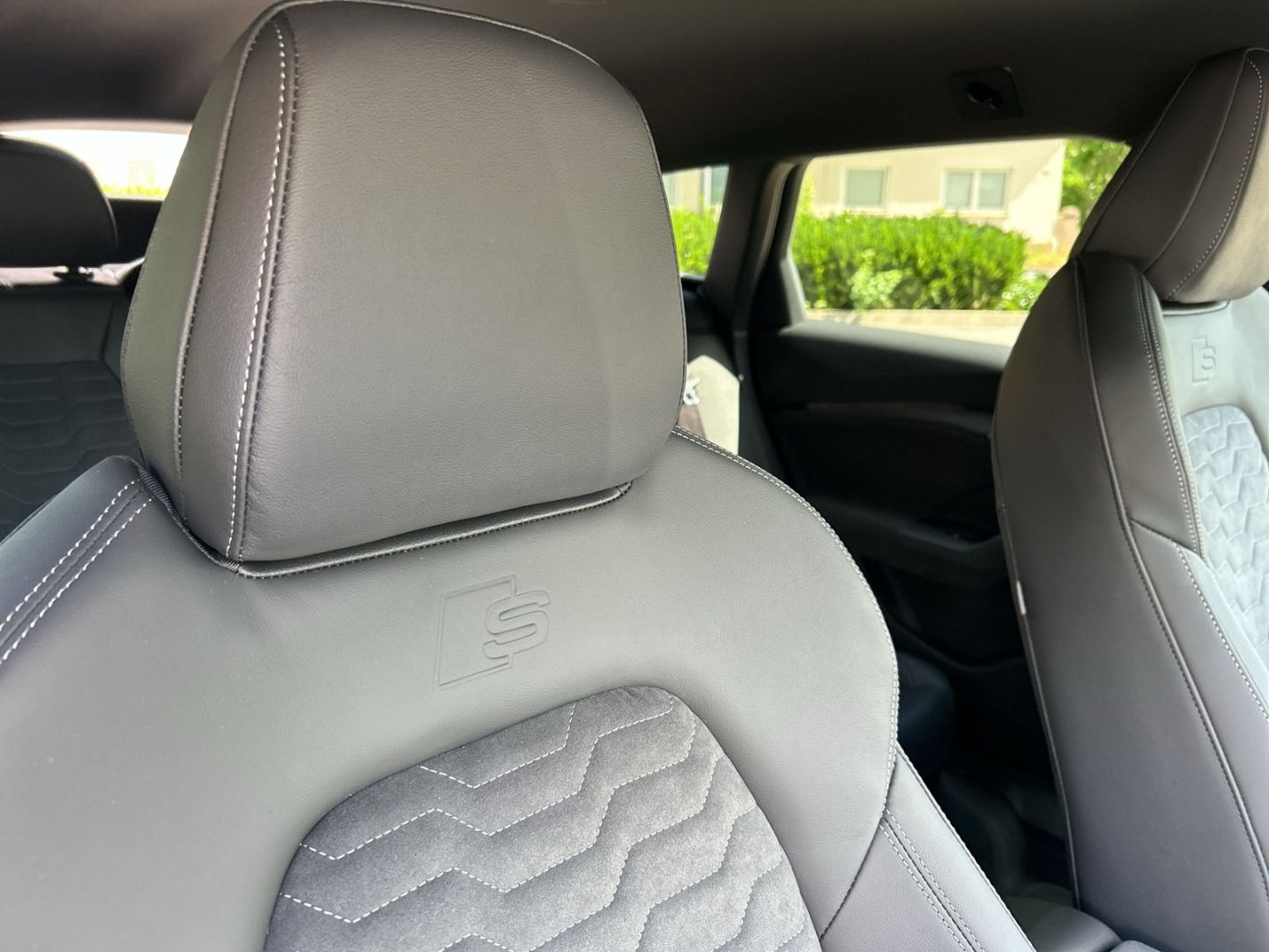 Fahrzeug 22 Fahrzeugabbildung Audi A6 e-tron AVANT QUATTRO+AHK+HUD+LUFT+LED+TECH PL