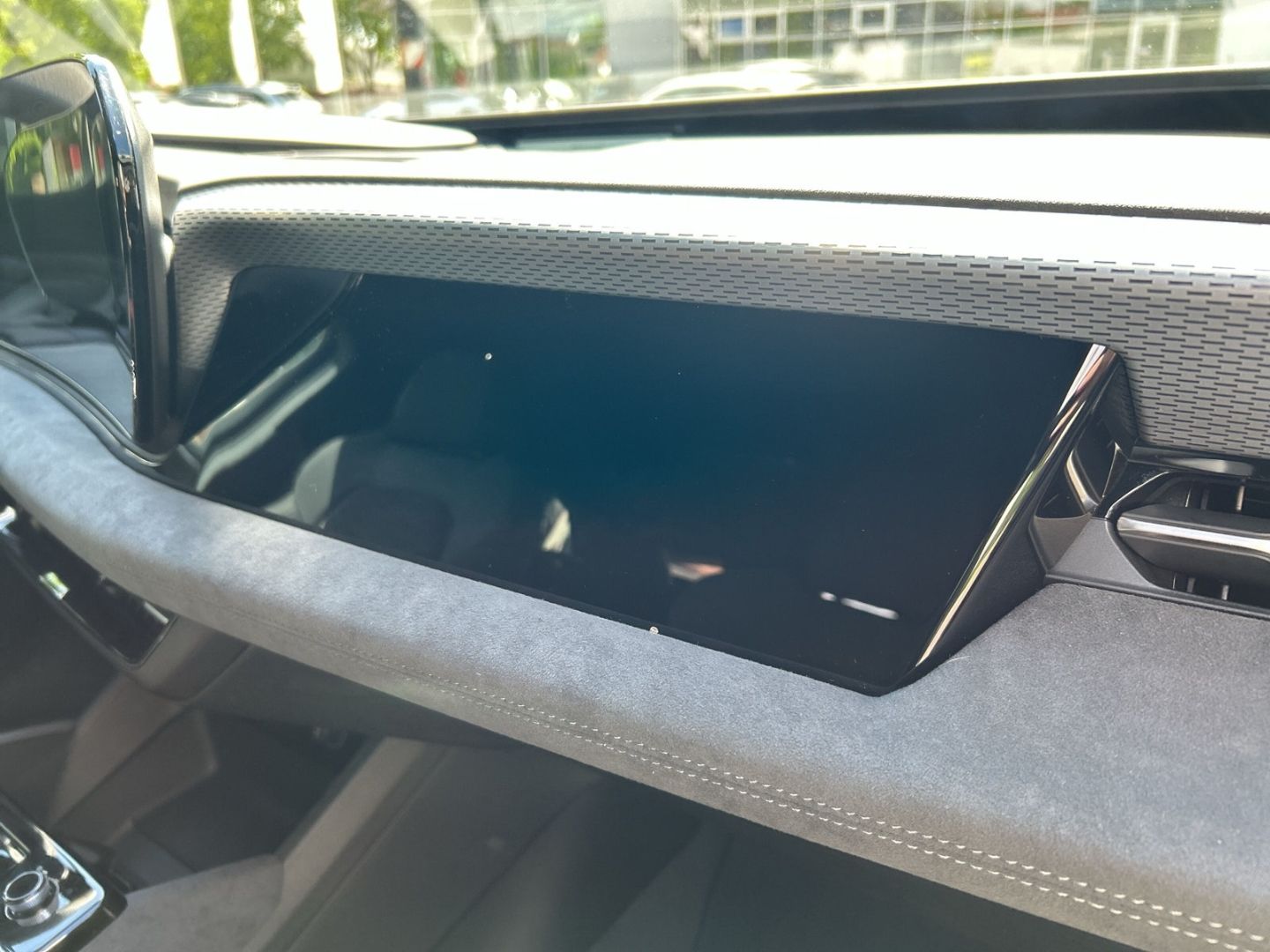 Fahrzeug 23 Fahrzeugabbildung Audi A6 e-tron AVANT QUATTRO+AHK+HUD+LUFT+LED+TECH PL