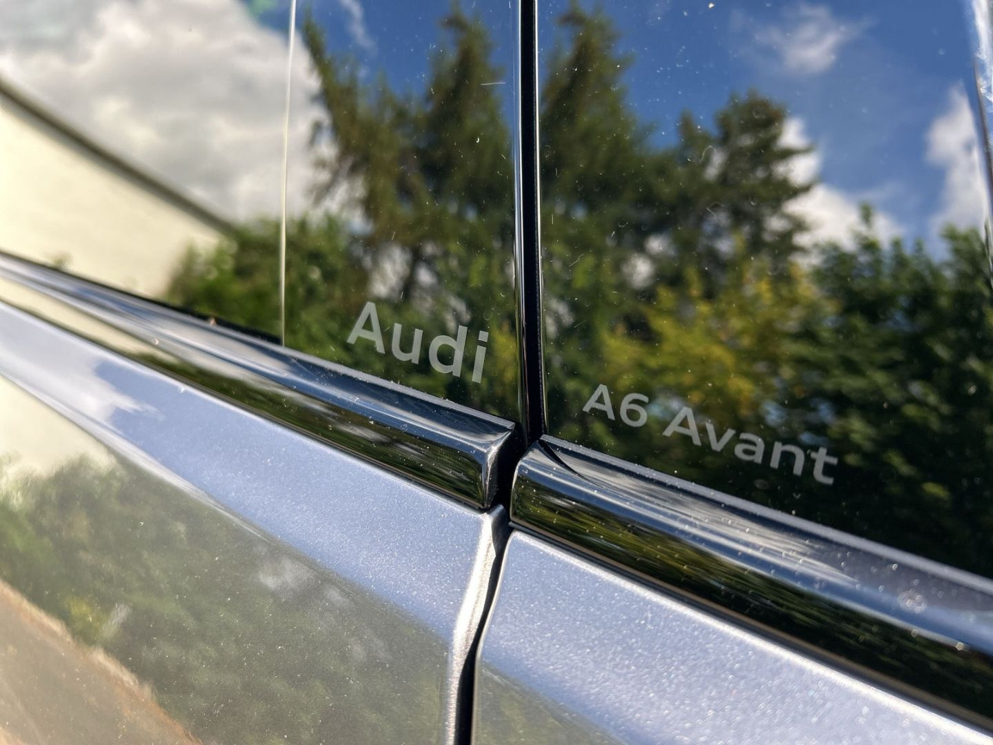 Fahrzeug 24 Fahrzeugabbildung Audi A6 e-tron AVANT QUATTRO+AHK+HUD+LUFT+LED+TECH PL
