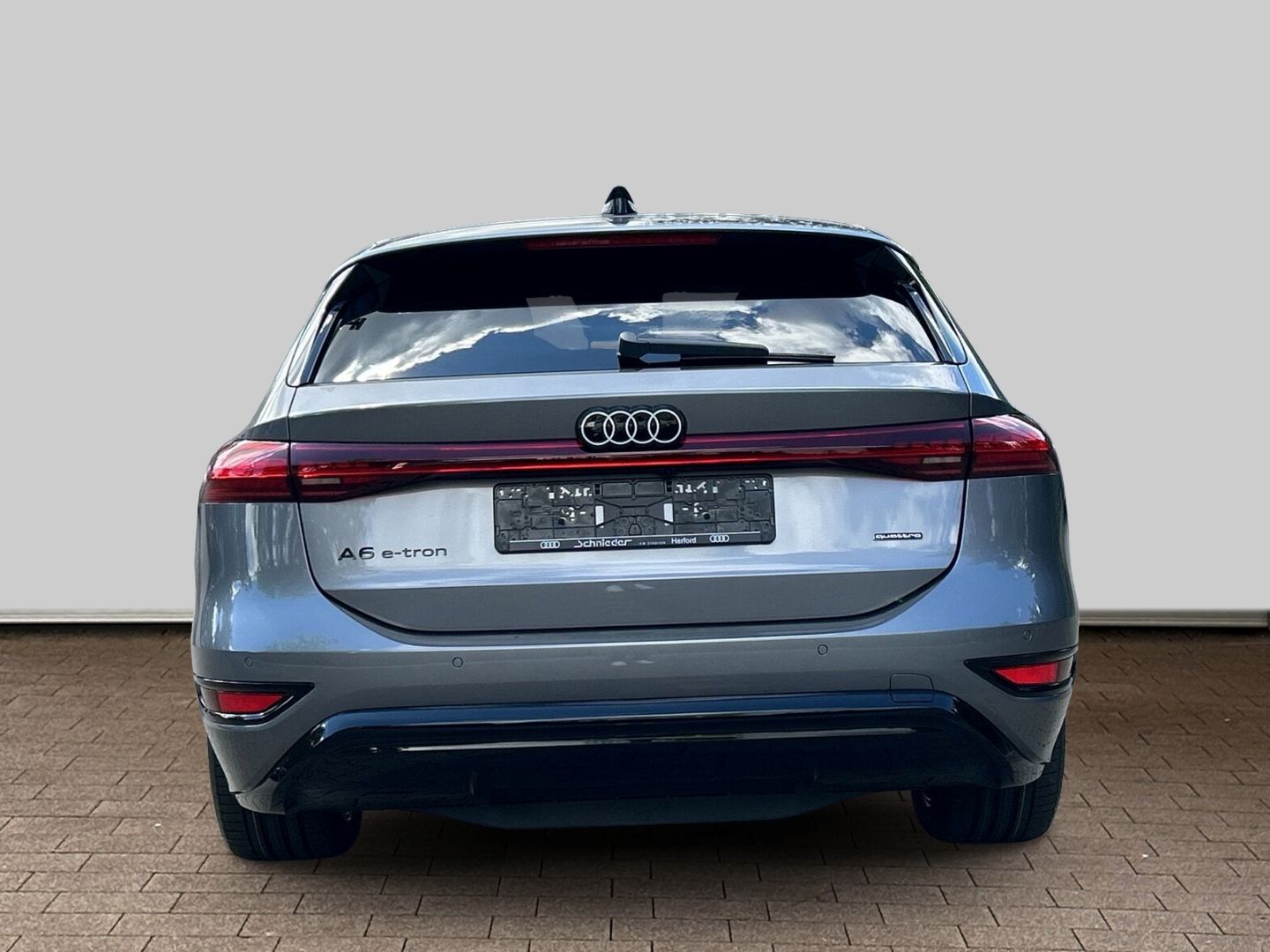 Fahrzeug 9 Fahrzeugabbildung Audi A6 e-tron AVANT QUATTRO+AHK+HUD+LUFT+LED+TECH PL