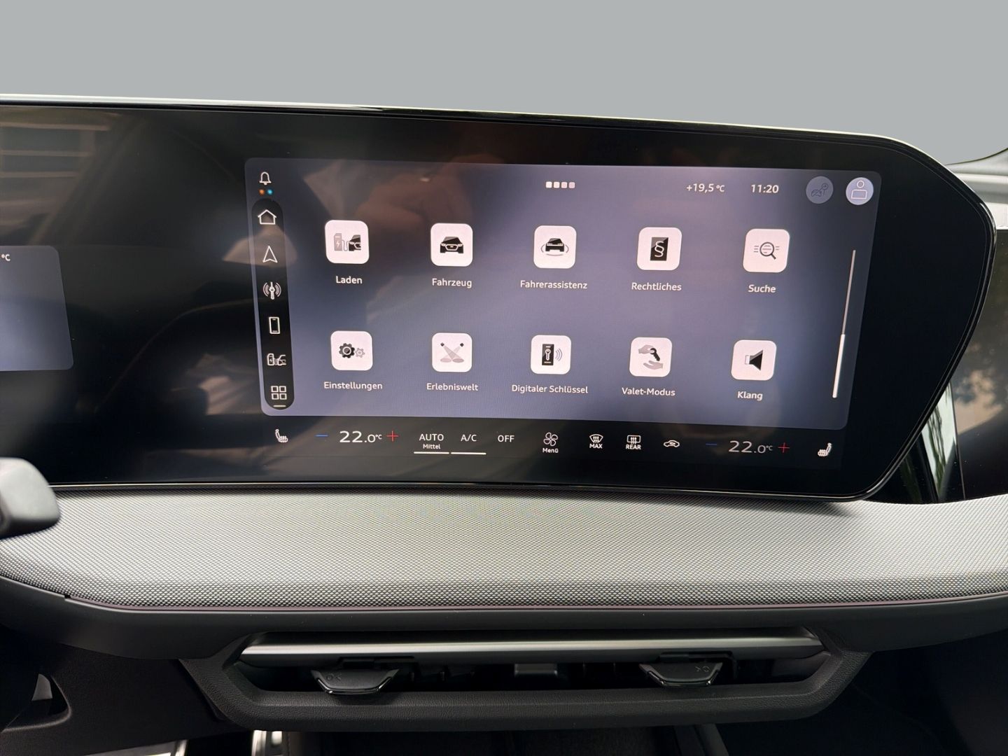 Fahrzeug 16 Fahrzeugabbildung Audi Q4 e-tron QUATTRO PER+250KW+AHK+LED+TECHPRO+PANO