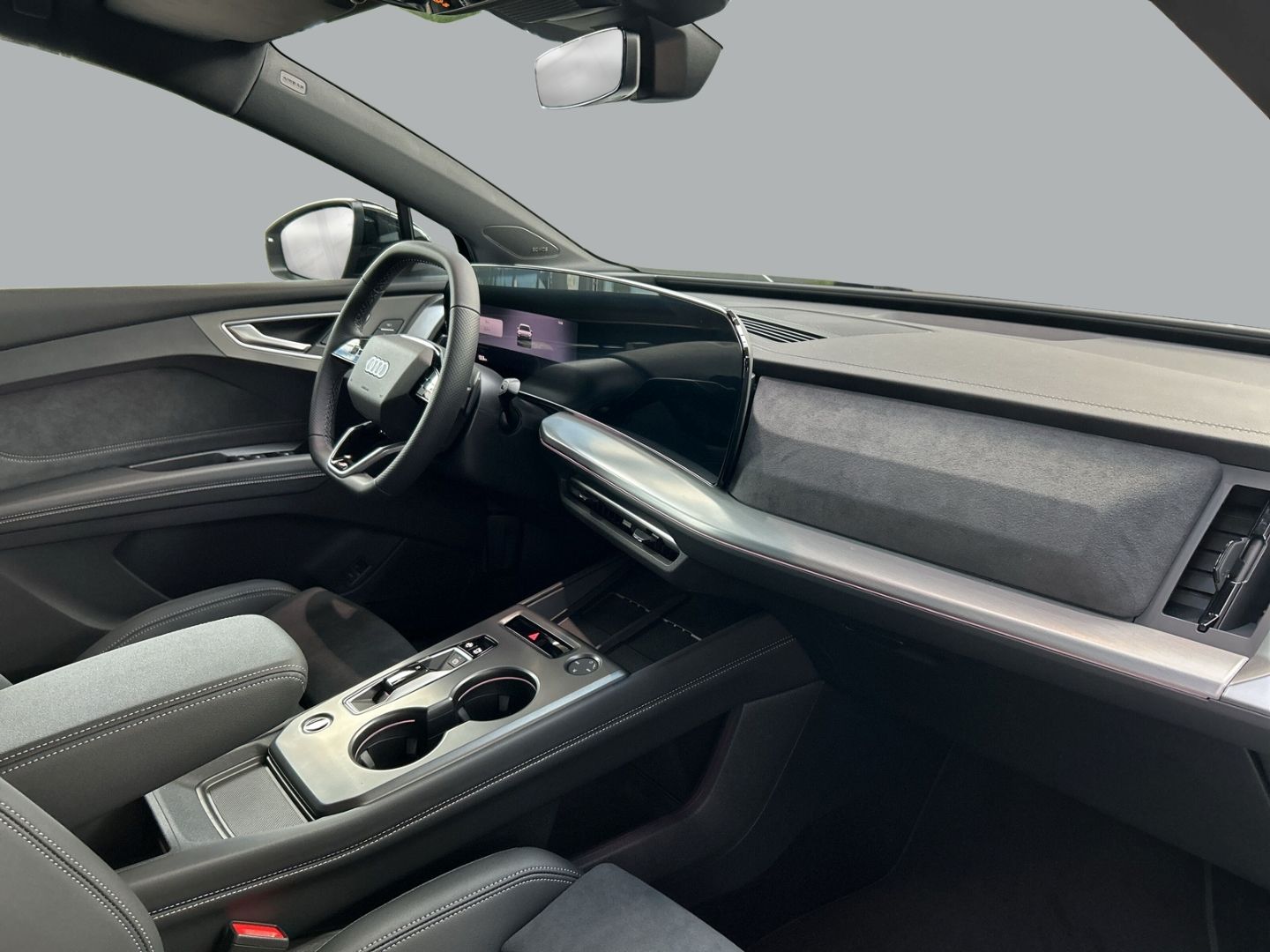 Fahrzeugabbildung Audi Q4 e-tron SUV210KW PERF.+SHZ+AHK+LED+PANO+TECHPL
