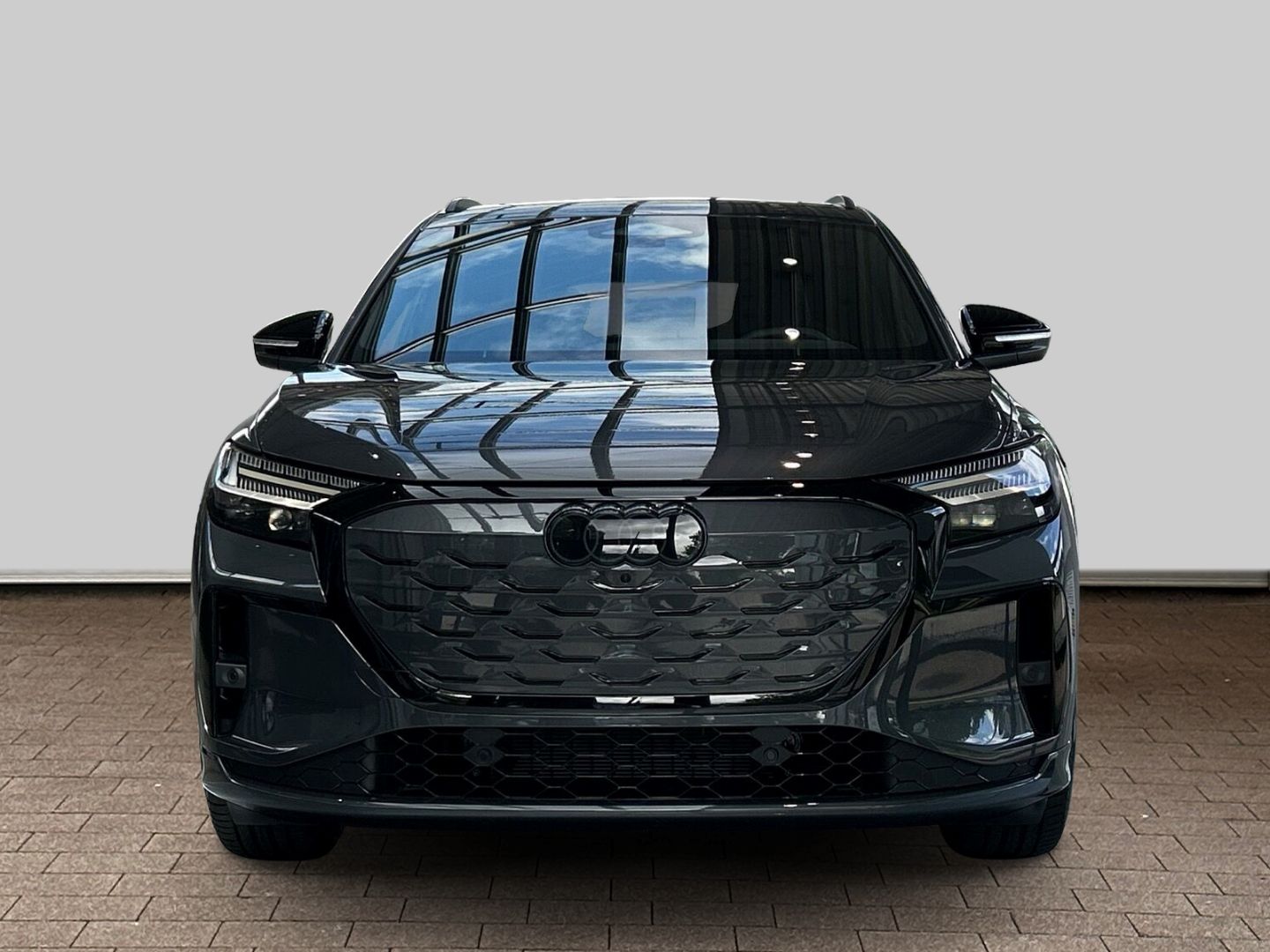 Fahrzeugabbildung Audi Q4 e-tron SUV210KW PERF.+SHZ+AHK+LED+PANO+TECHPL