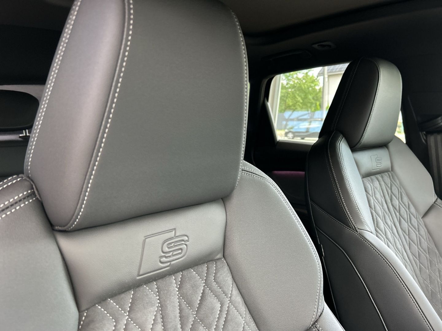 Fahrzeugabbildung Audi Q4 e-tron SUV210KW PERF.+SHZ+AHK+LED+PANO+TECHPL