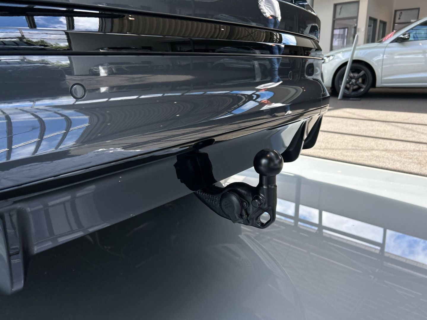 Fahrzeugabbildung Audi Q4 e-tron SUV210KW PERF.+SHZ+AHK+LED+PANO+TECHPL
