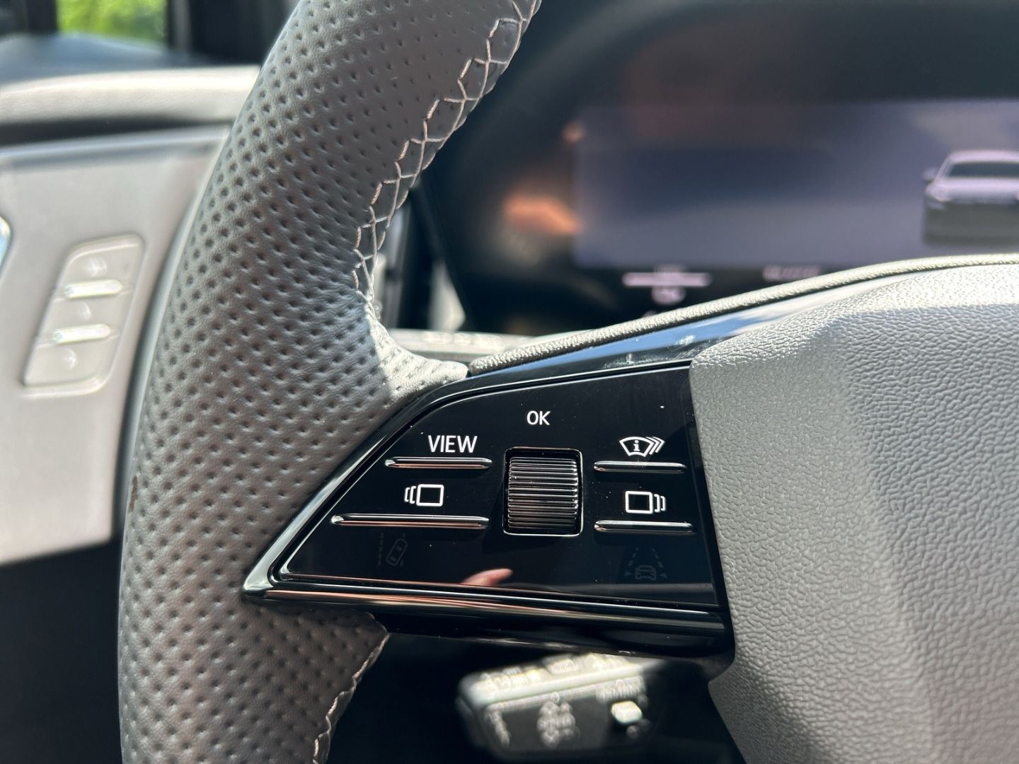 Fahrzeugabbildung Audi Q4 e-tron SPORTBACK QUATTRO 220KW+PANO+AHK+LED+T