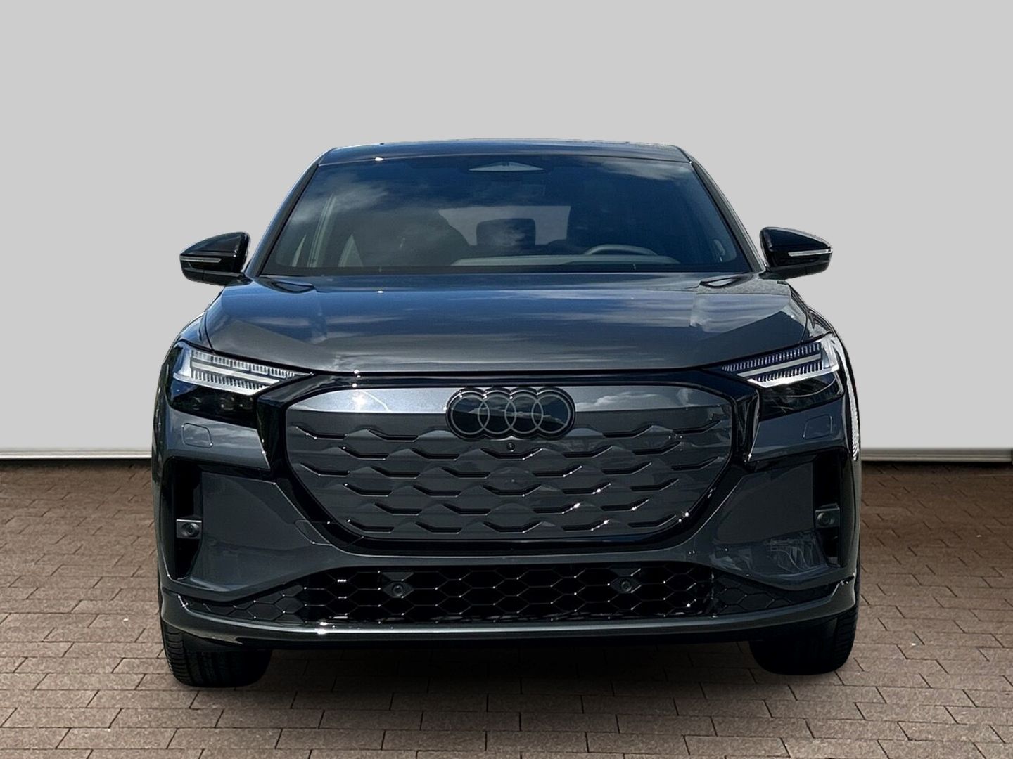 Fahrzeugabbildung Audi Q4 e-tron SPORTBACK QUATTRO 220KW+PANO+AHK+LED+T