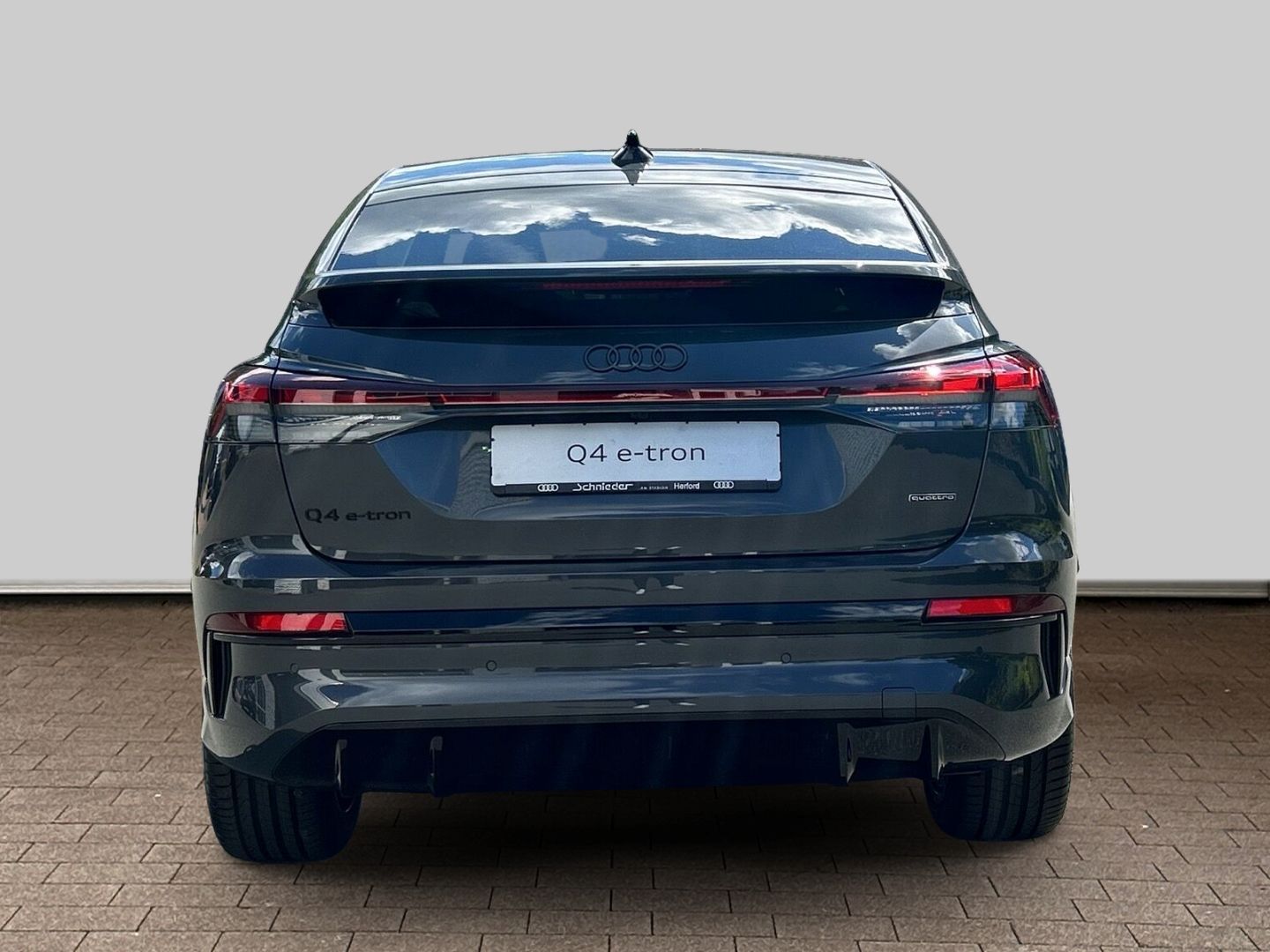 Fahrzeugabbildung Audi Q4 e-tron SPORTBACK QUATTRO 220KW+PANO+AHK+LED+T