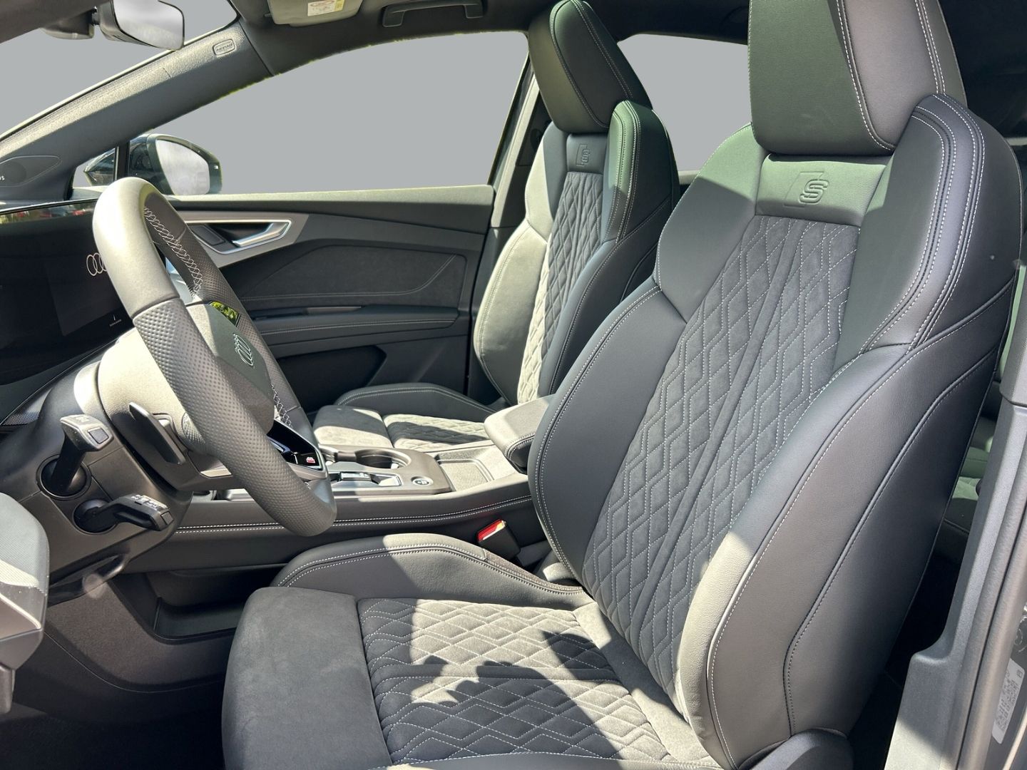 Fahrzeugabbildung Audi Q4 e-tron SPORTBACK QUATTRO 220KW+PANO+AHK+LED+T