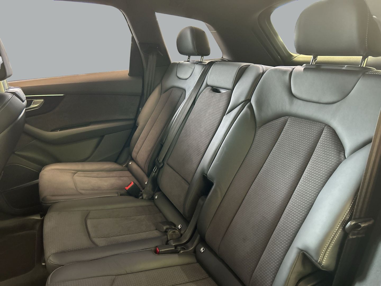 Fahrzeugabbildung Audi SQ7 4.0 TFSI quattro Matrix LED Sportsitze Kamer