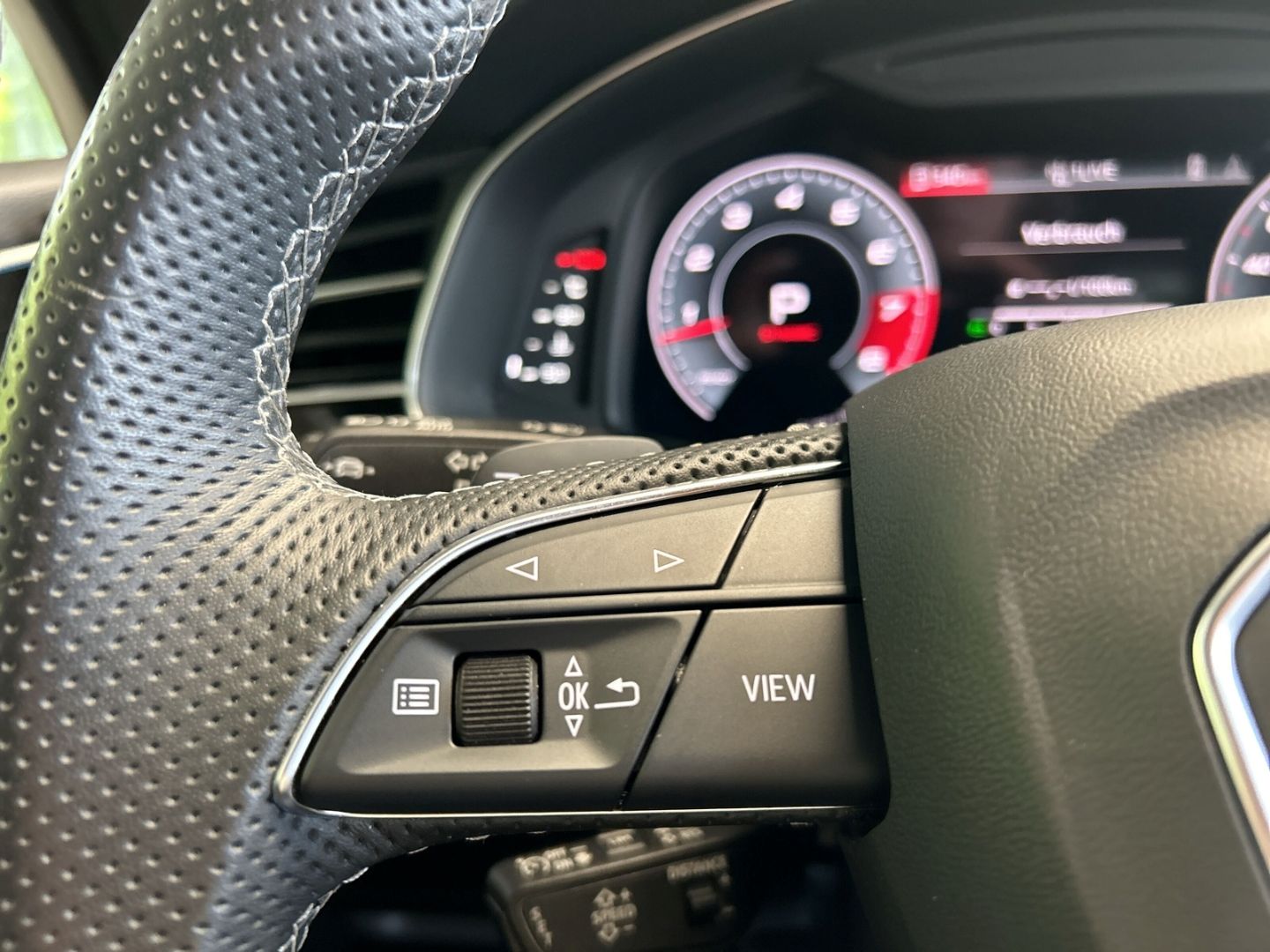 Fahrzeugabbildung Audi SQ7 4.0 TFSI quattro Matrix LED Sportsitze Kamer