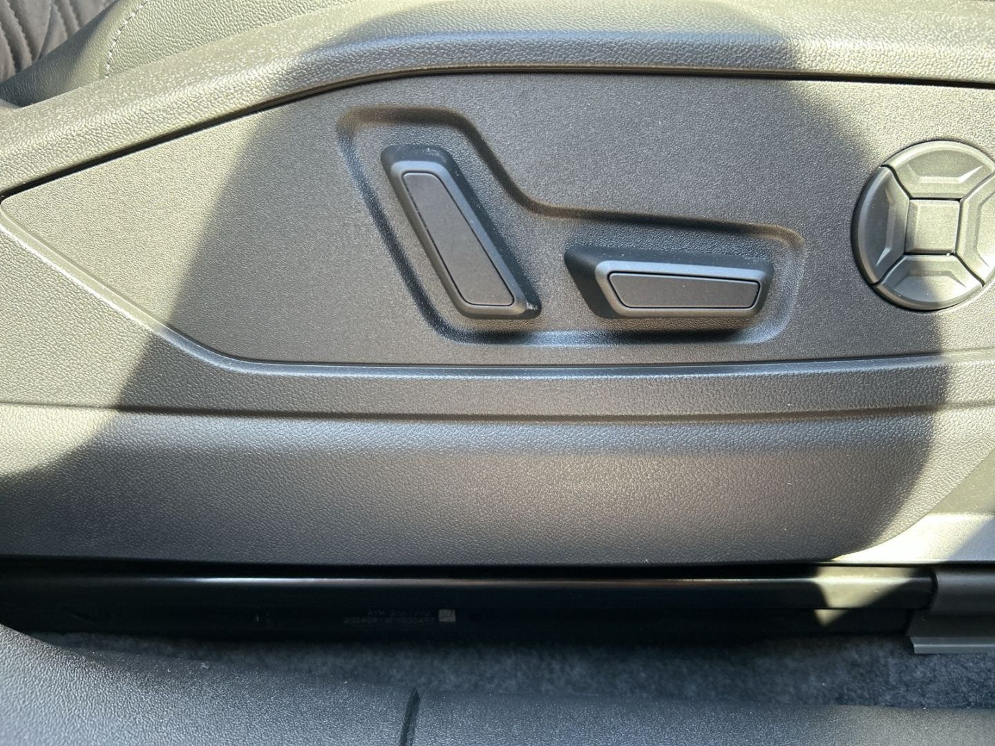 Fahrzeug 21 Fahrzeugabbildung Audi Q5 SPORTB.TFSI LED+MEMORY+LEDER+TECH PLUS+PARK L