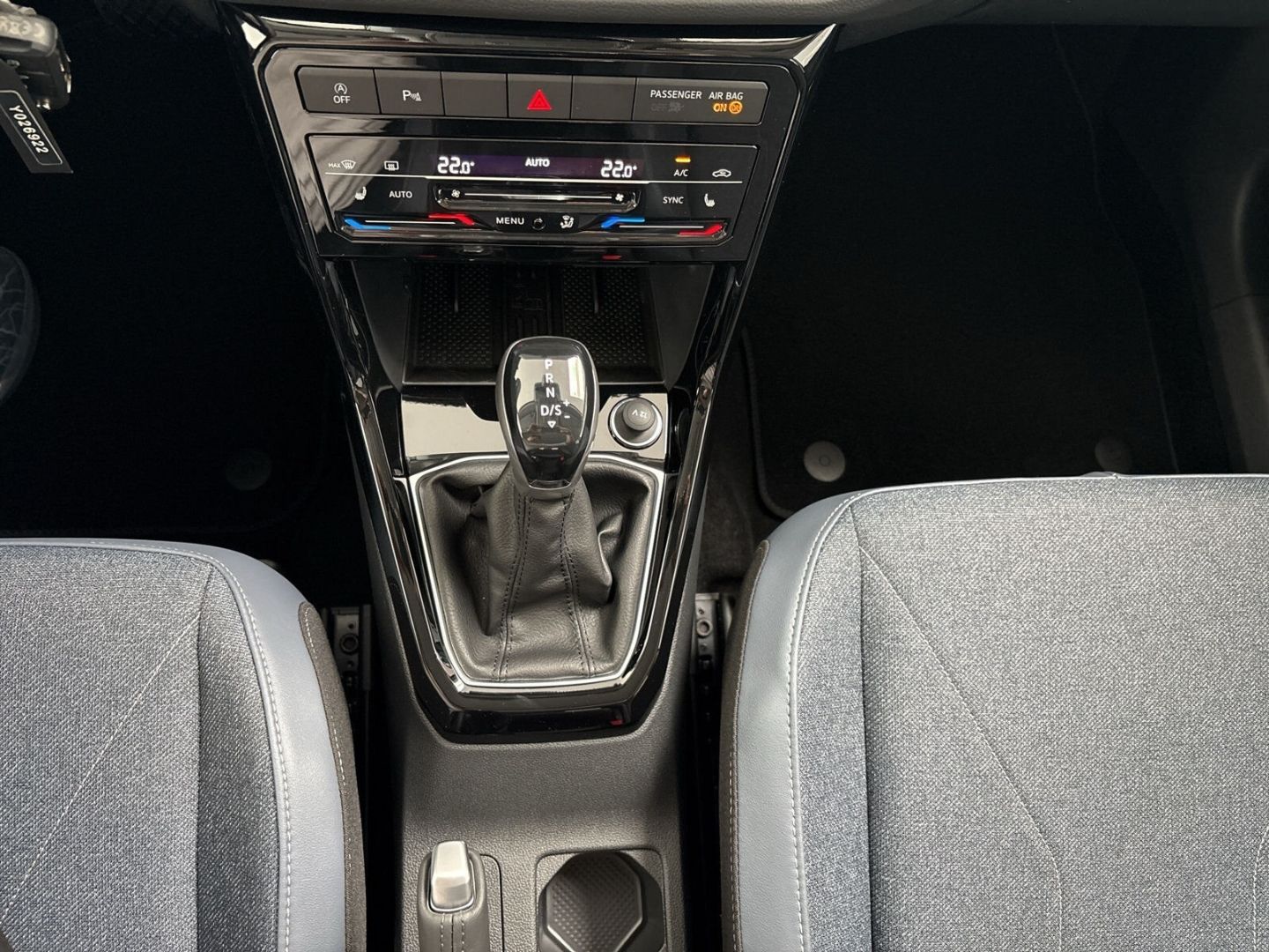 Fahrzeug 19 Fahrzeugabbildung Volkswagen T-Cross Style 1.5l TSI TRAVEL COMFORT REAR VIEW