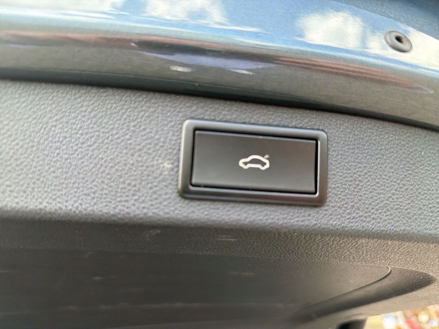 Fahrzeug 15 Fahrzeugabbildung SKODA Kodiaq 2.0 Bi-TDI RS 4x4 REAR VIEW AHK Navi