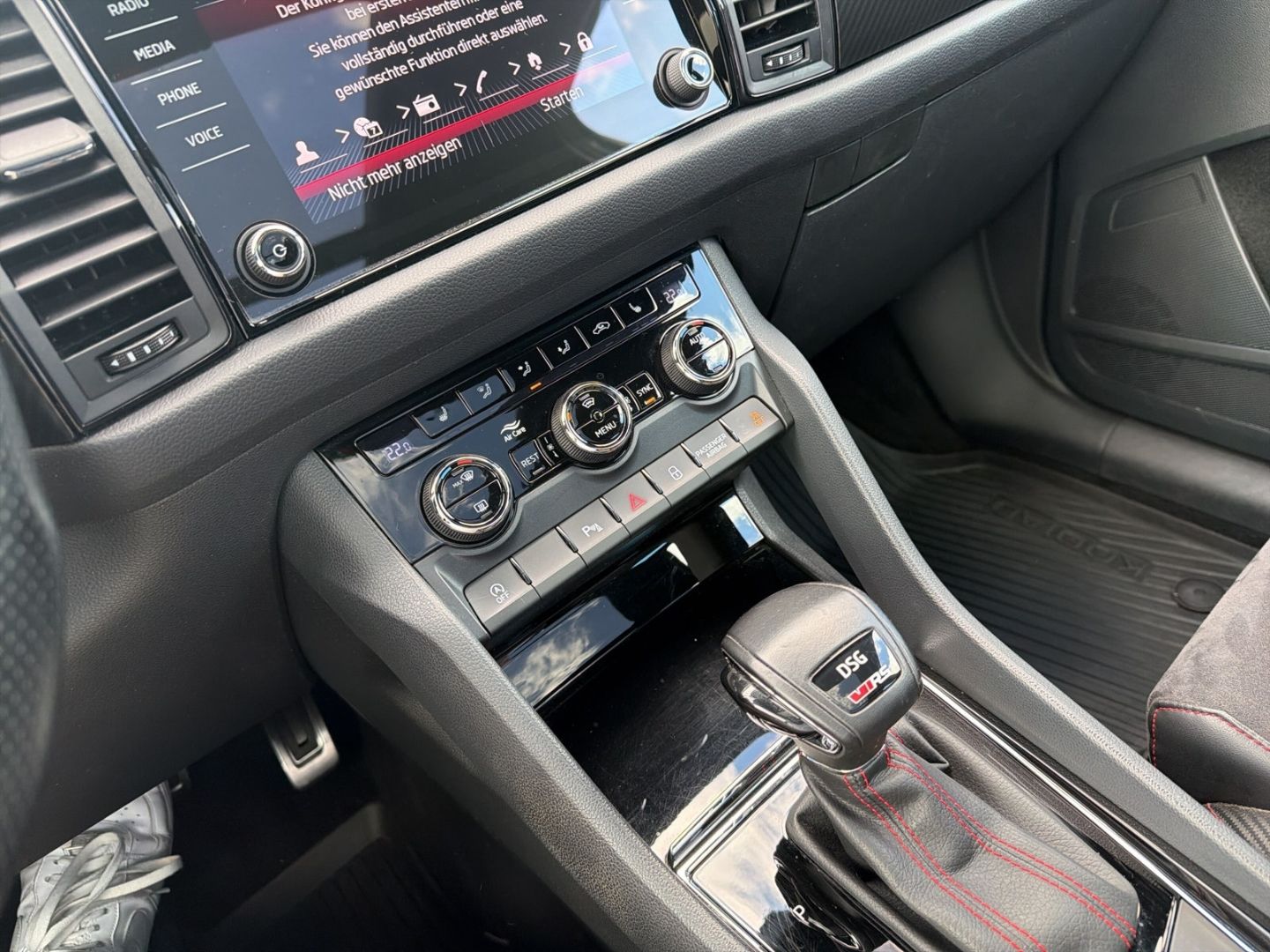 Fahrzeug 17 Fahrzeugabbildung SKODA Kodiaq 2.0 Bi-TDI RS 4x4 REAR VIEW AHK Navi