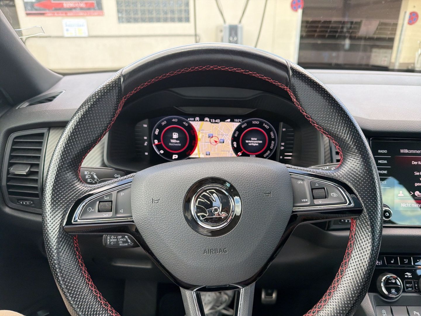 Fahrzeug 18 Fahrzeugabbildung SKODA Kodiaq 2.0 Bi-TDI RS 4x4 REAR VIEW AHK Navi