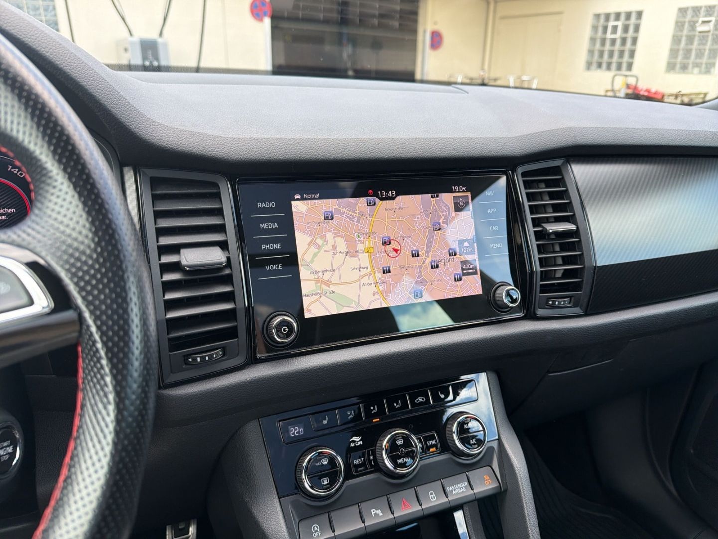 Fahrzeug 19 Fahrzeugabbildung SKODA Kodiaq 2.0 Bi-TDI RS 4x4 REAR VIEW AHK Navi