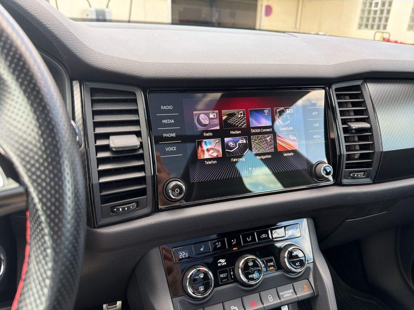 Fahrzeug 21 Fahrzeugabbildung SKODA Kodiaq 2.0 Bi-TDI RS 4x4 REAR VIEW AHK Navi
