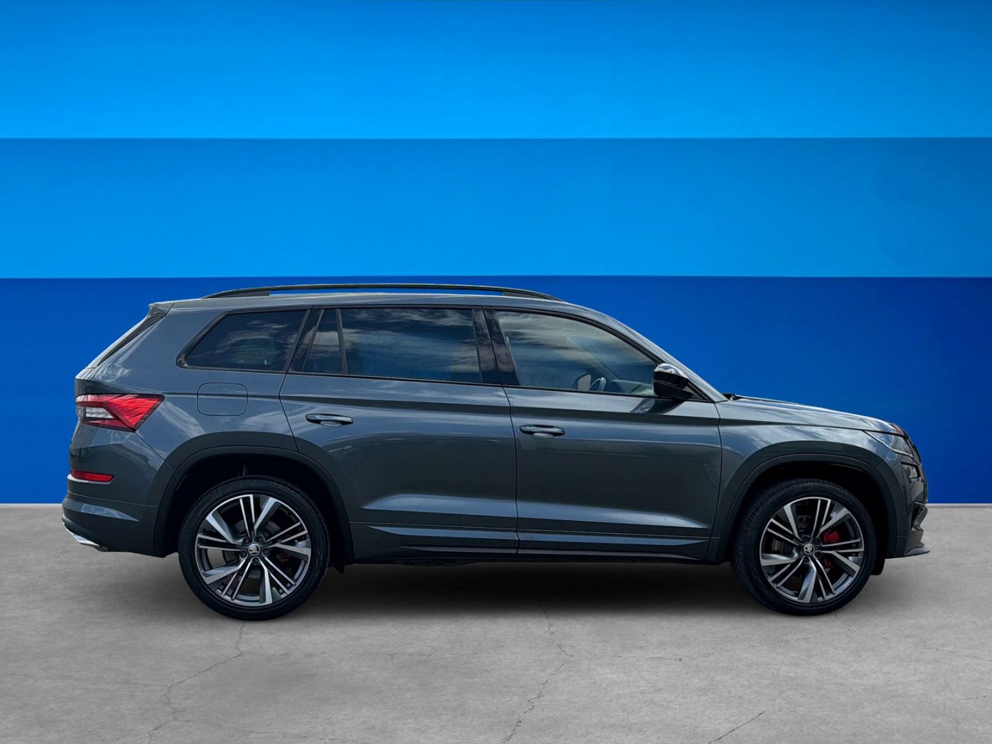 Fahrzeug 4 Fahrzeugabbildung SKODA Kodiaq 2.0 Bi-TDI RS 4x4 REAR VIEW AHK Navi