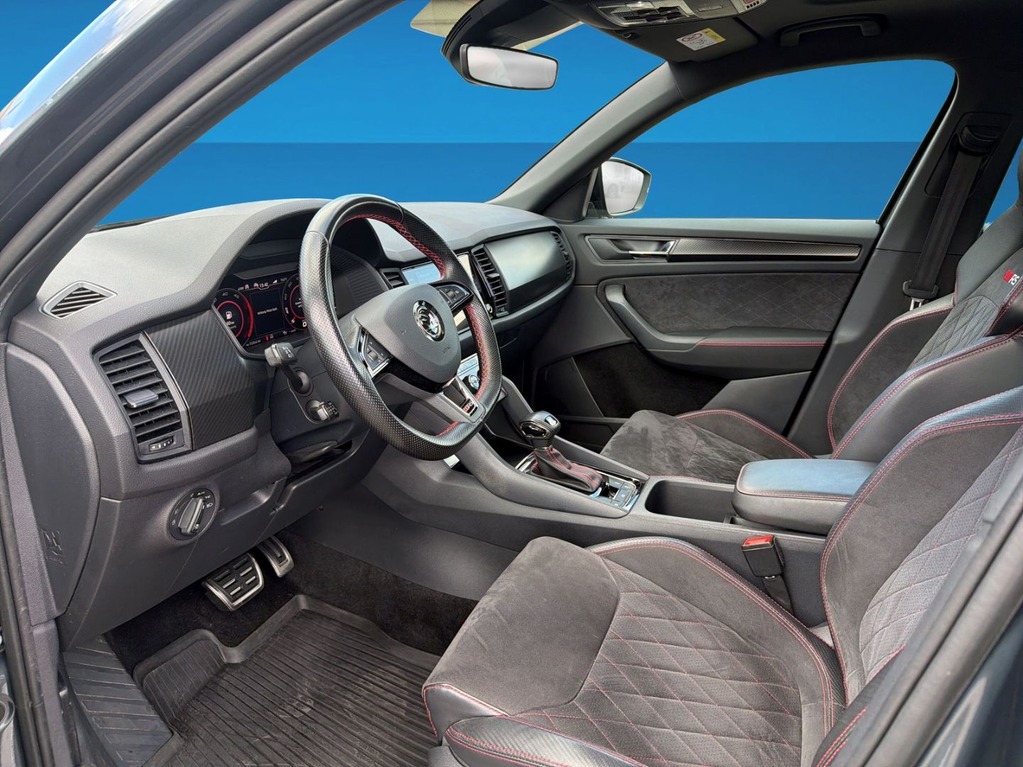 Fahrzeug 10 Fahrzeugabbildung SKODA Kodiaq 2.0 Bi-TDI RS 4x4 REAR VIEW AHK Navi