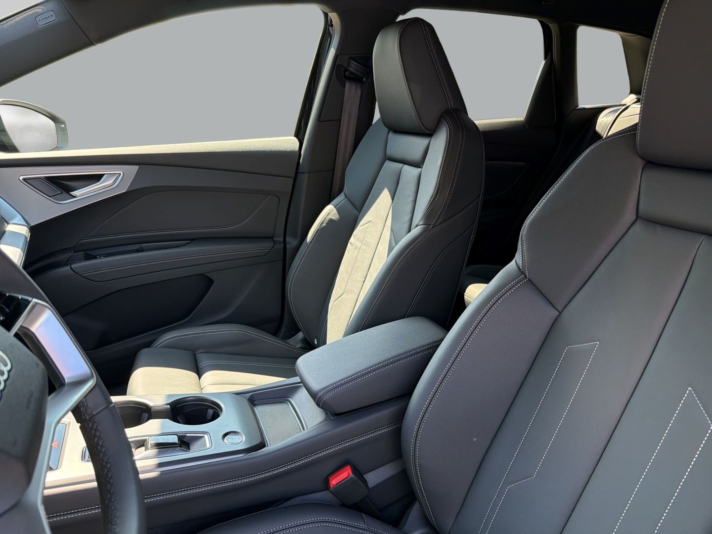 Fahrzeug 12 Fahrzeugabbildung Audi Q4 e-tron SUV PERFORMANCE+LED+AHK+TECHPLUS+