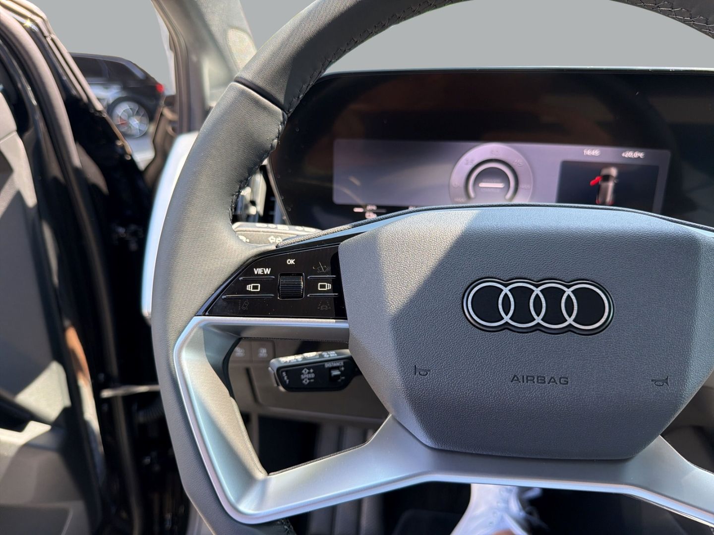 Fahrzeug 16 Fahrzeugabbildung Audi Q4 e-tron SUV PERFORMANCE+LED+AHK+TECHPLUS+