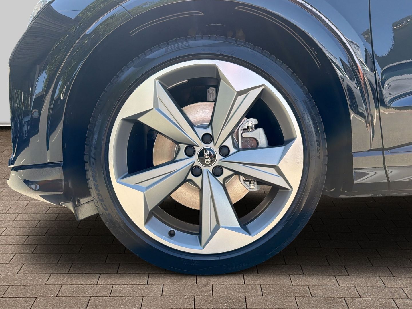 Fahrzeug 21 Fahrzeugabbildung Audi Q4 e-tron SUV PERFORMANCE+LED+AHK+TECHPLUS+