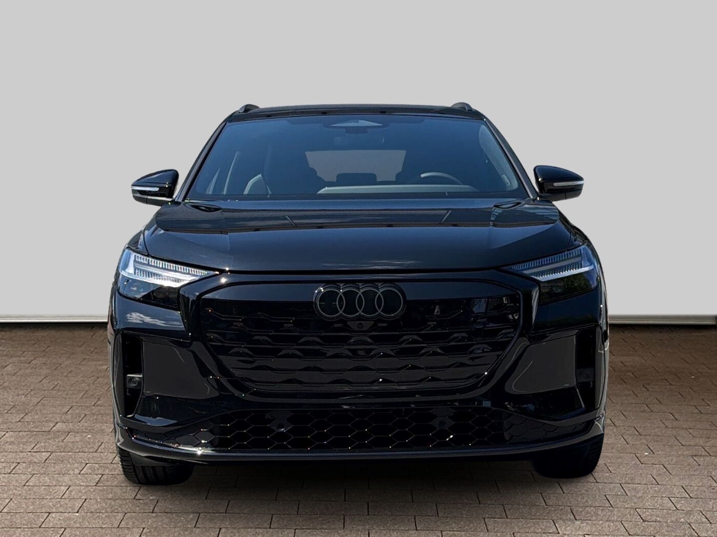 Fahrzeug 4 Fahrzeugabbildung Audi Q4 e-tron SUV PERFORMANCE+LED+AHK+TECHPLUS+